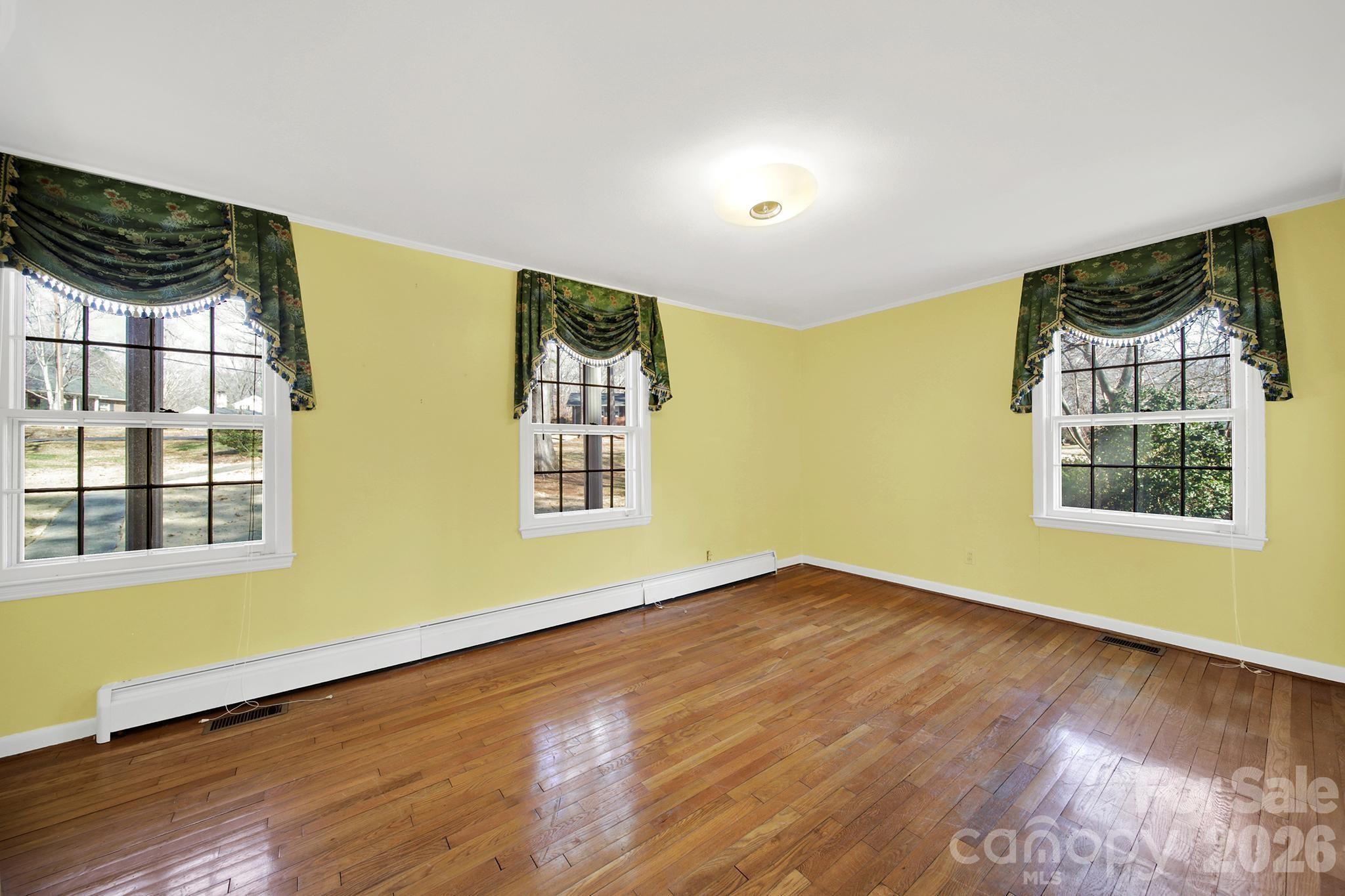 1125 Hawthorne Road — Lancaster