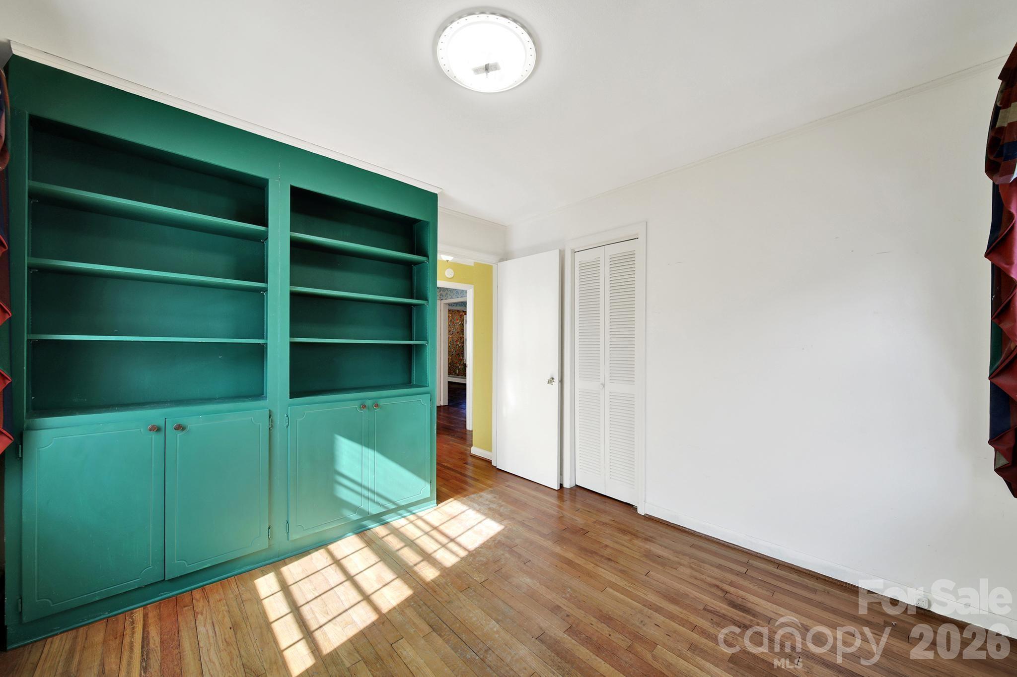1125 Hawthorne Road — Lancaster