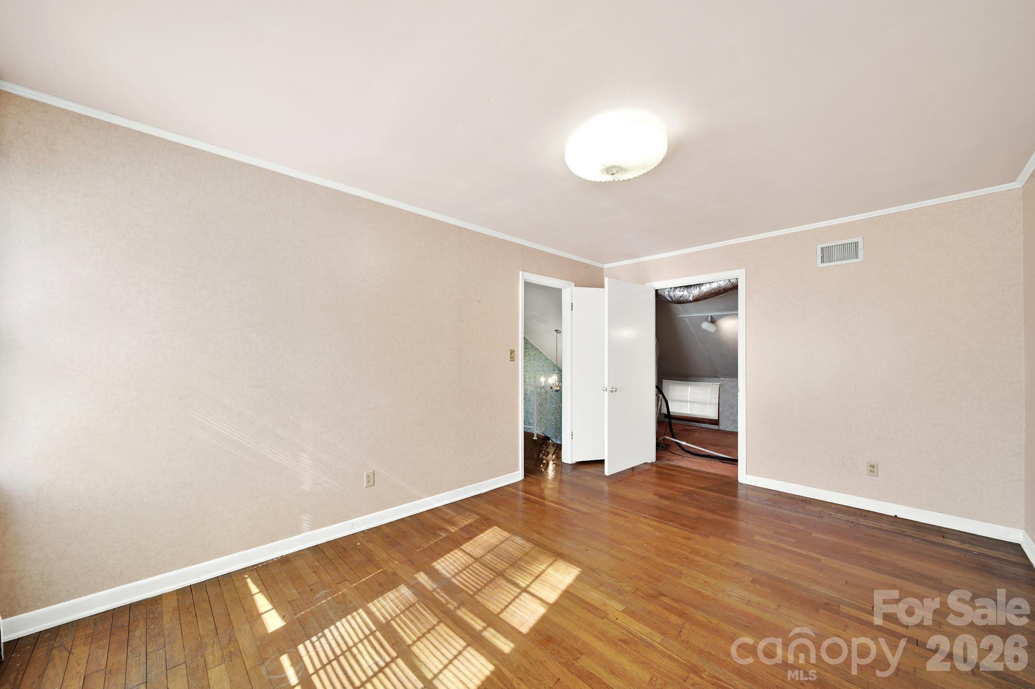 1125 Hawthorne Road — Lancaster
