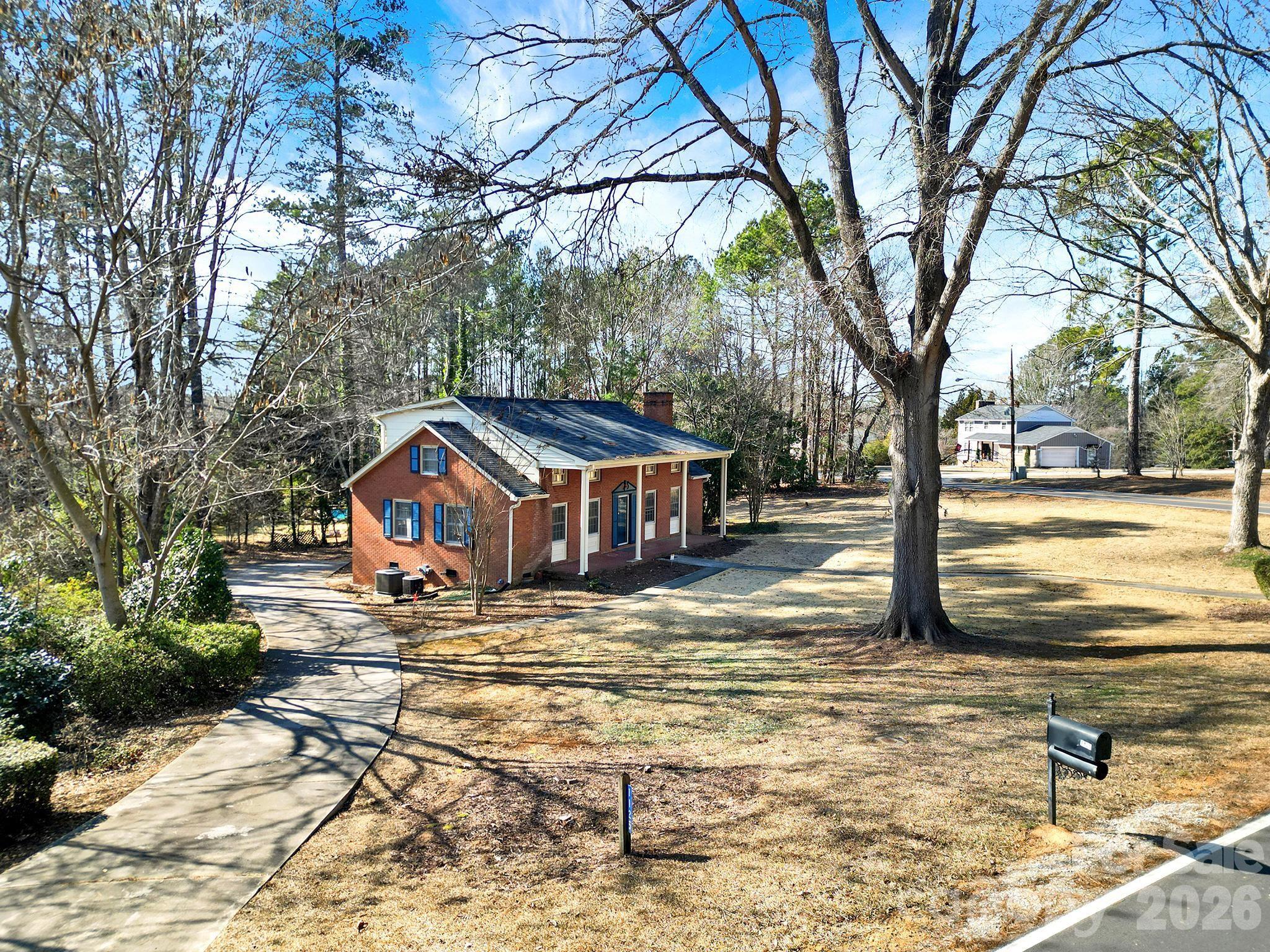 1125 Hawthorne Road — Lancaster