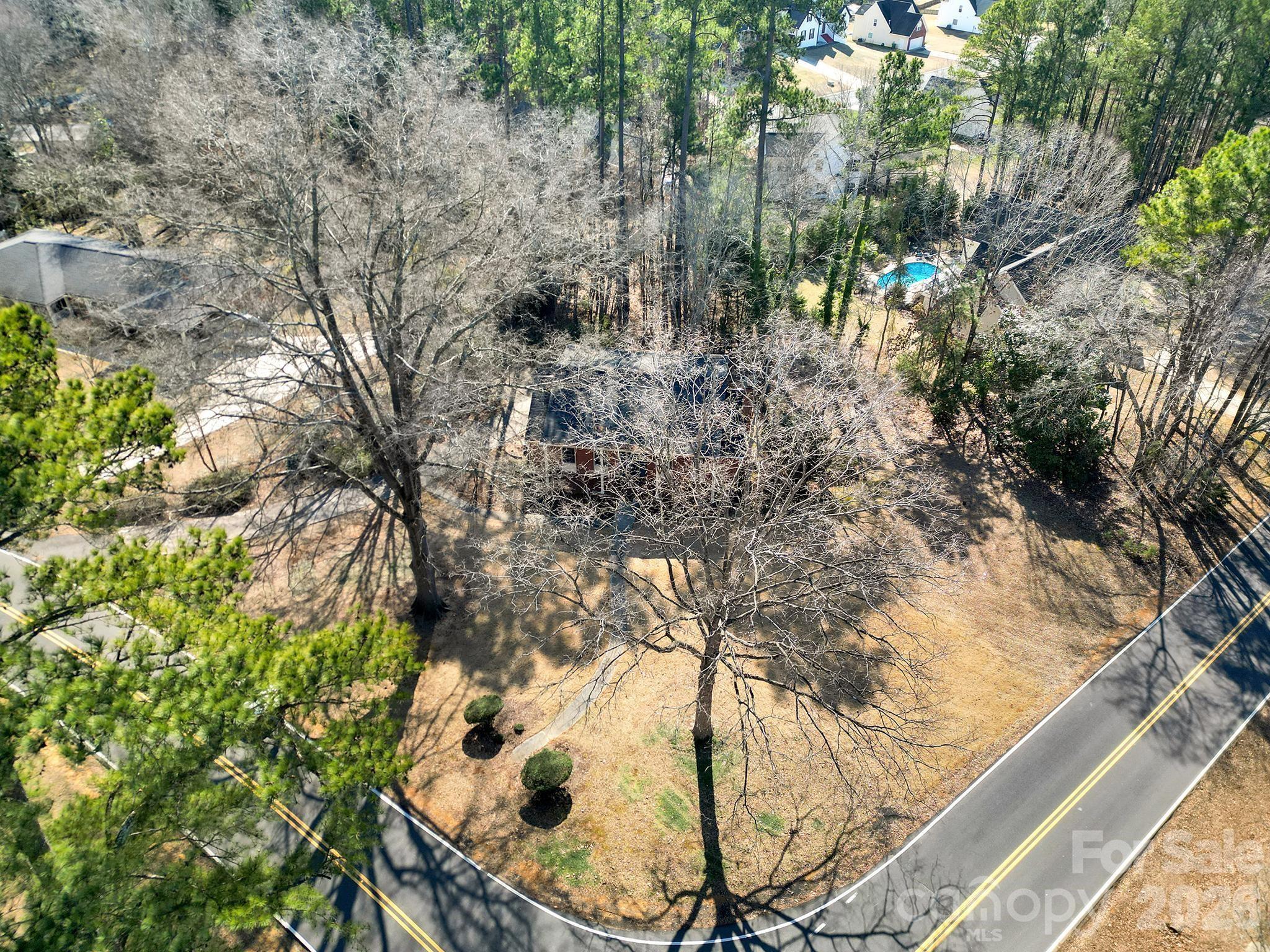 1125 Hawthorne Road — Lancaster