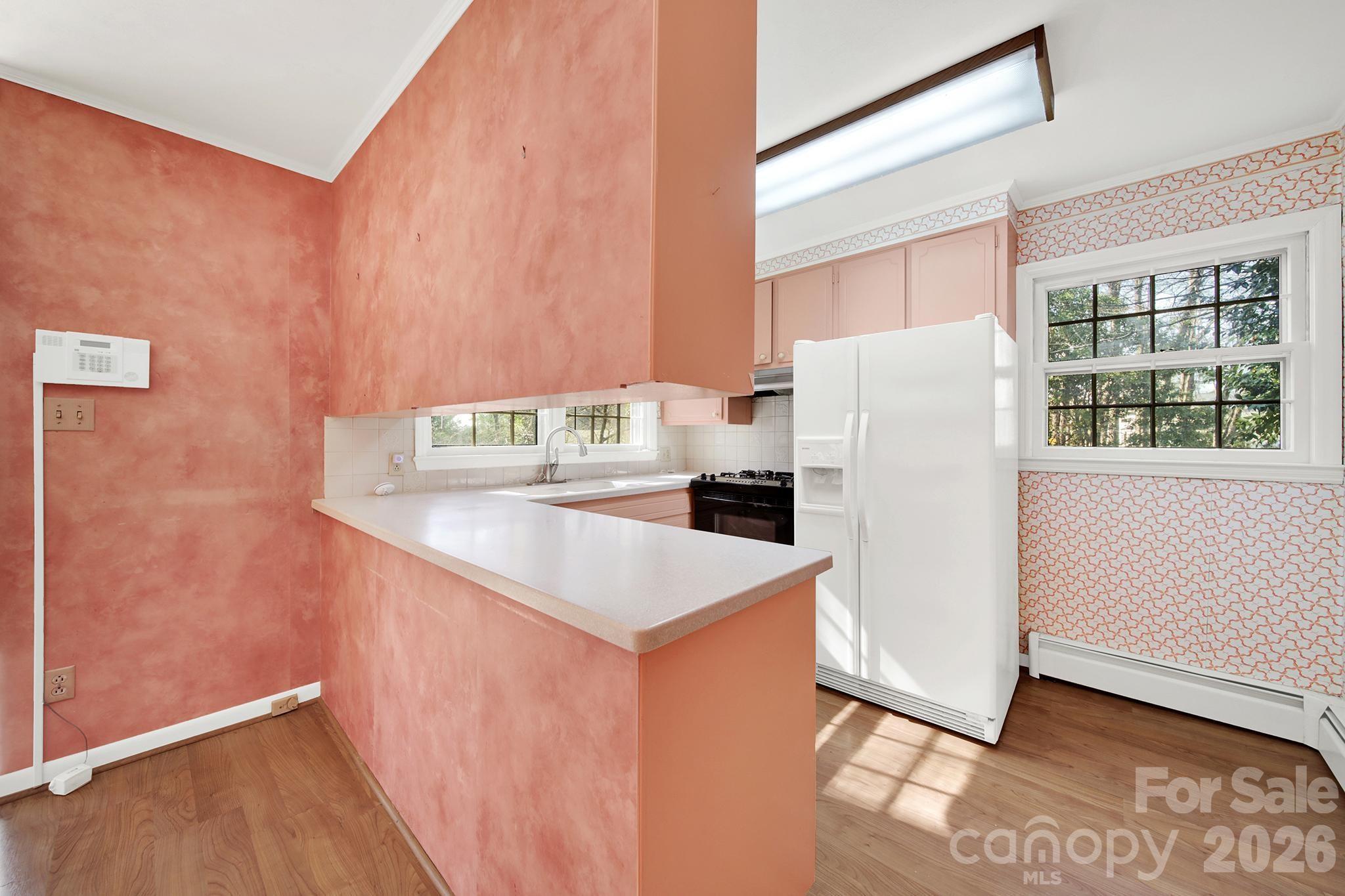 1125 Hawthorne Road — Lancaster