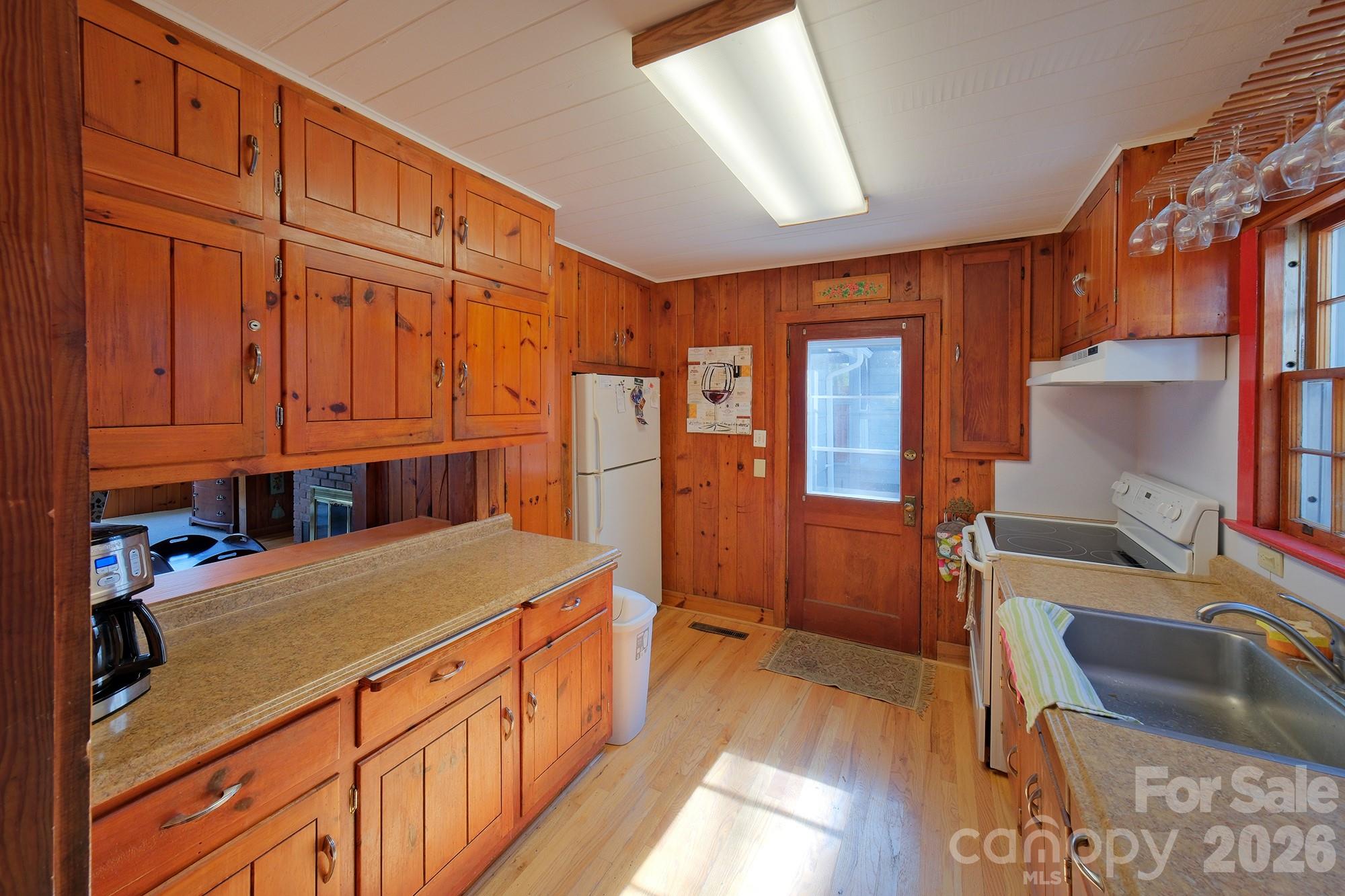 71 Norfolk Lane — Laurel Park