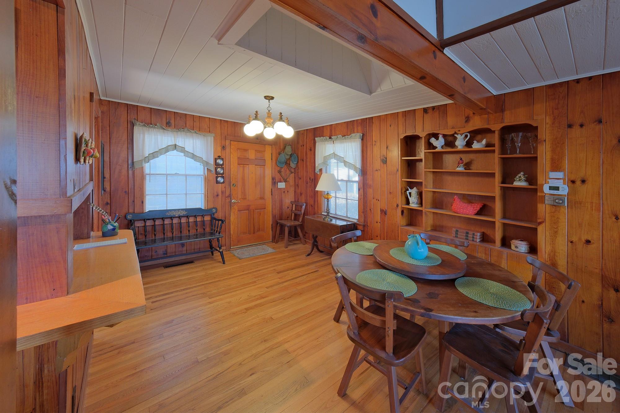 71 Norfolk Lane — Laurel Park