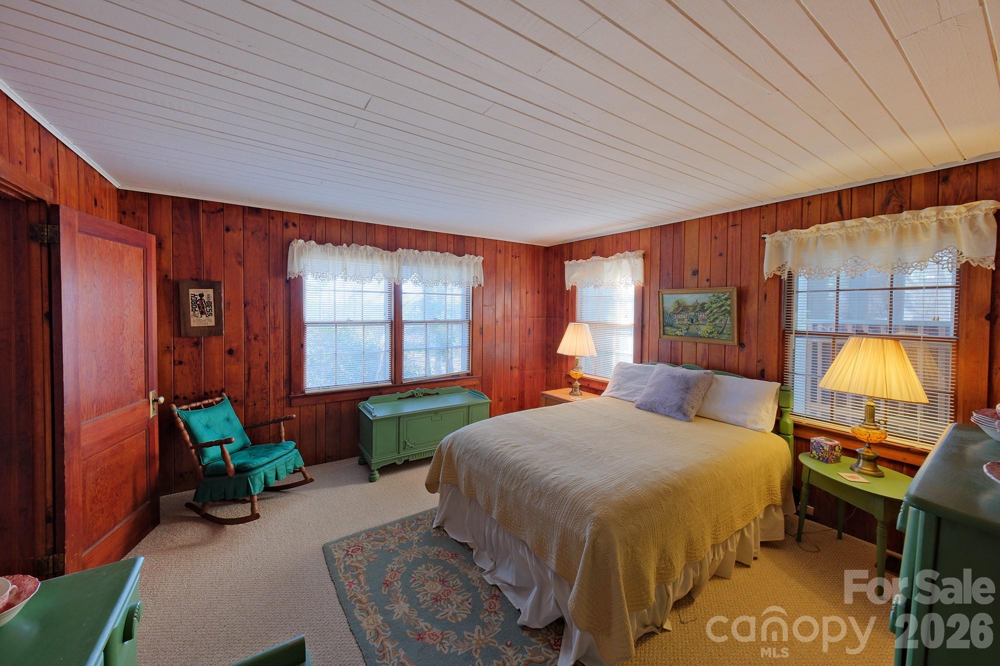 71 Norfolk Lane — Laurel Park