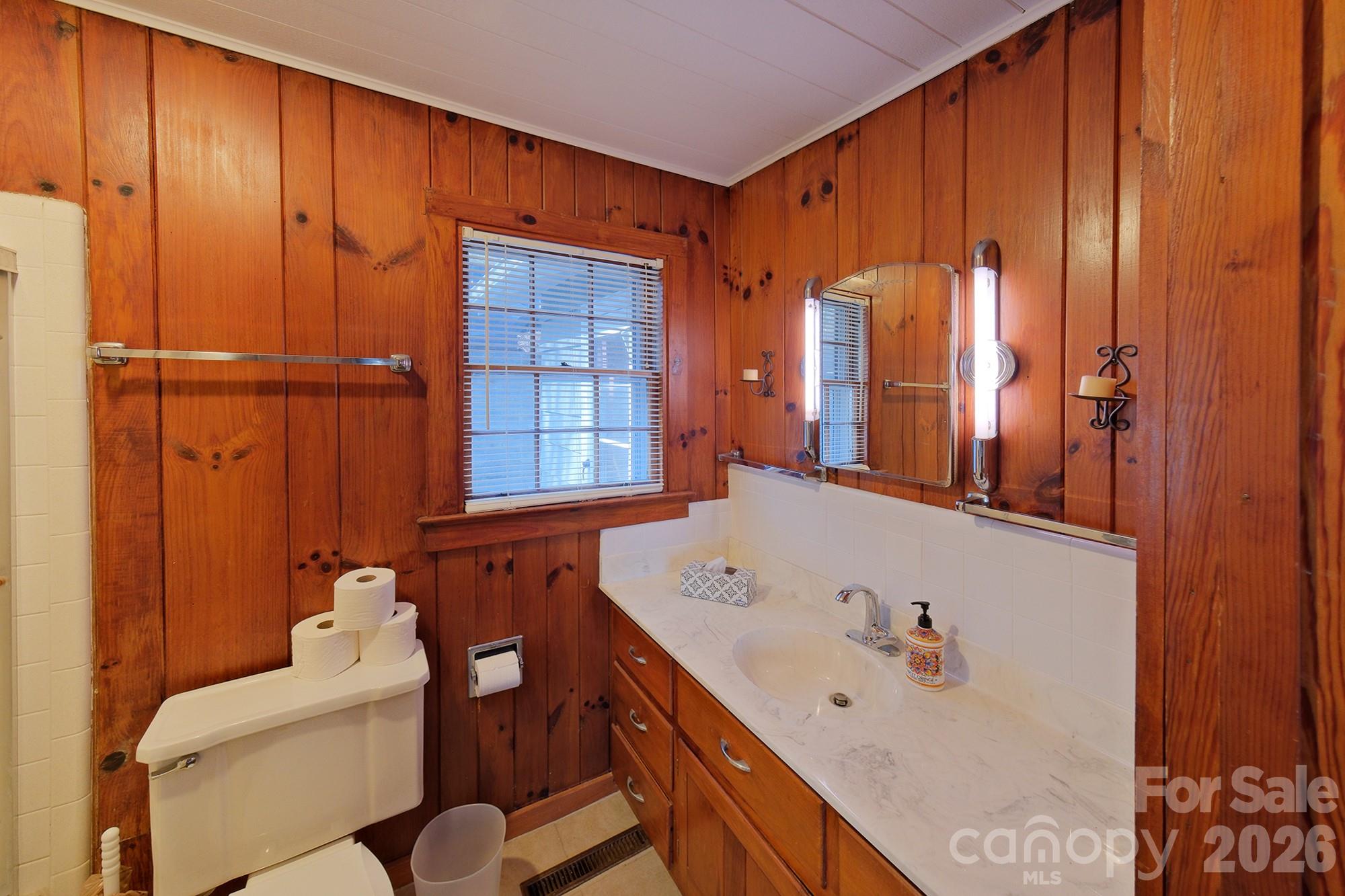 71 Norfolk Lane — Laurel Park