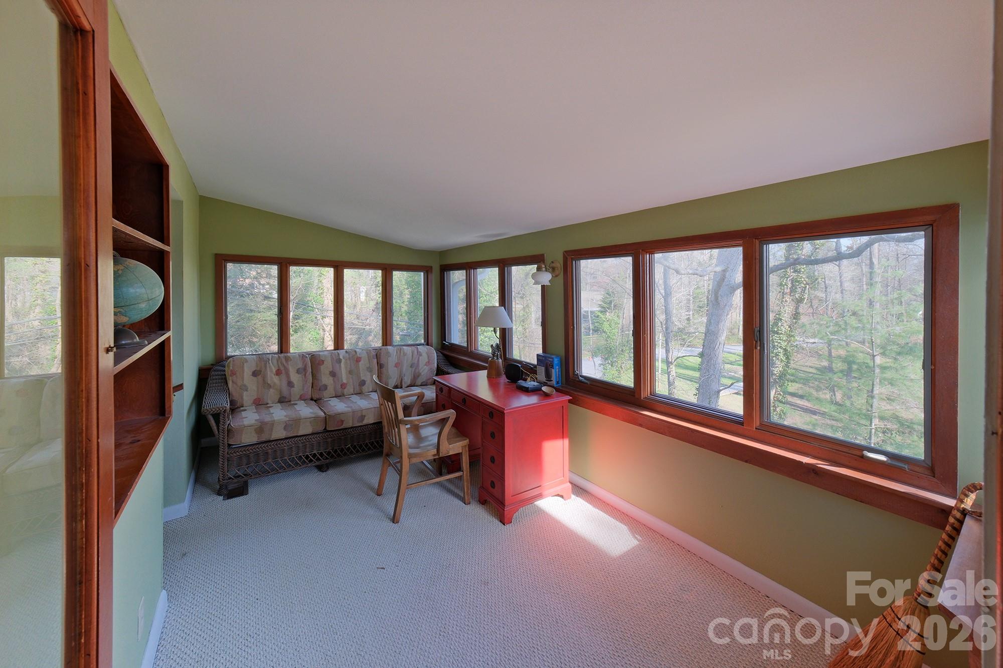 71 Norfolk Lane — Laurel Park