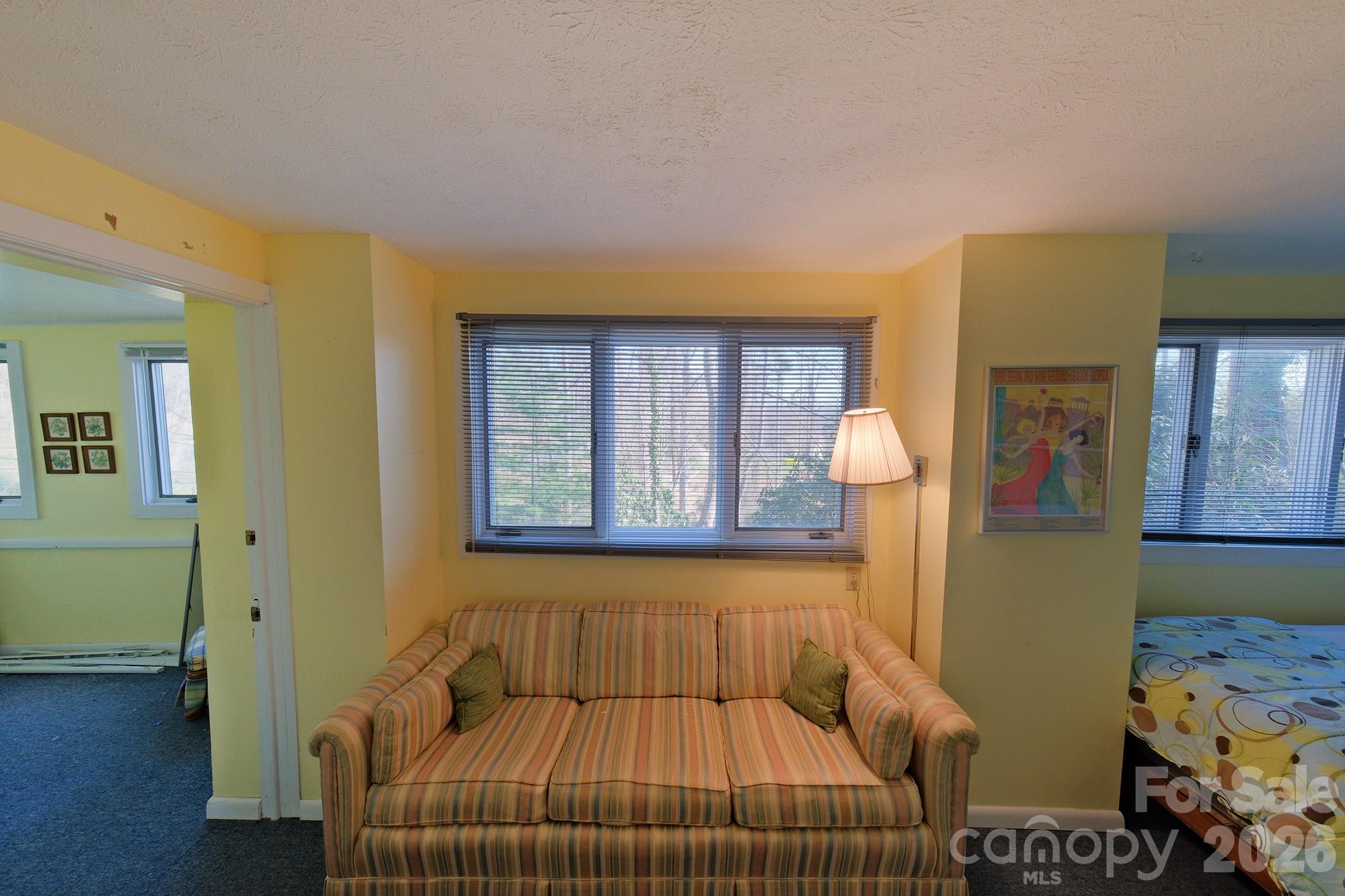 71 Norfolk Lane — Laurel Park