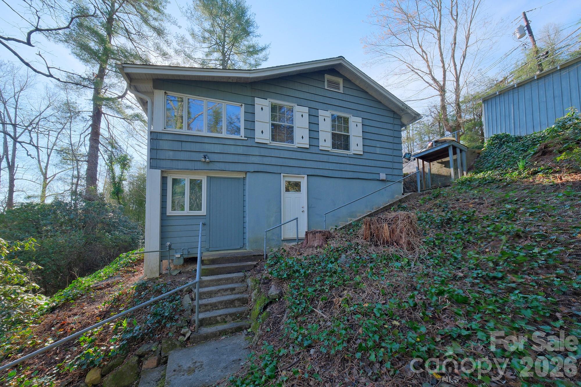 71 Norfolk Lane — Laurel Park