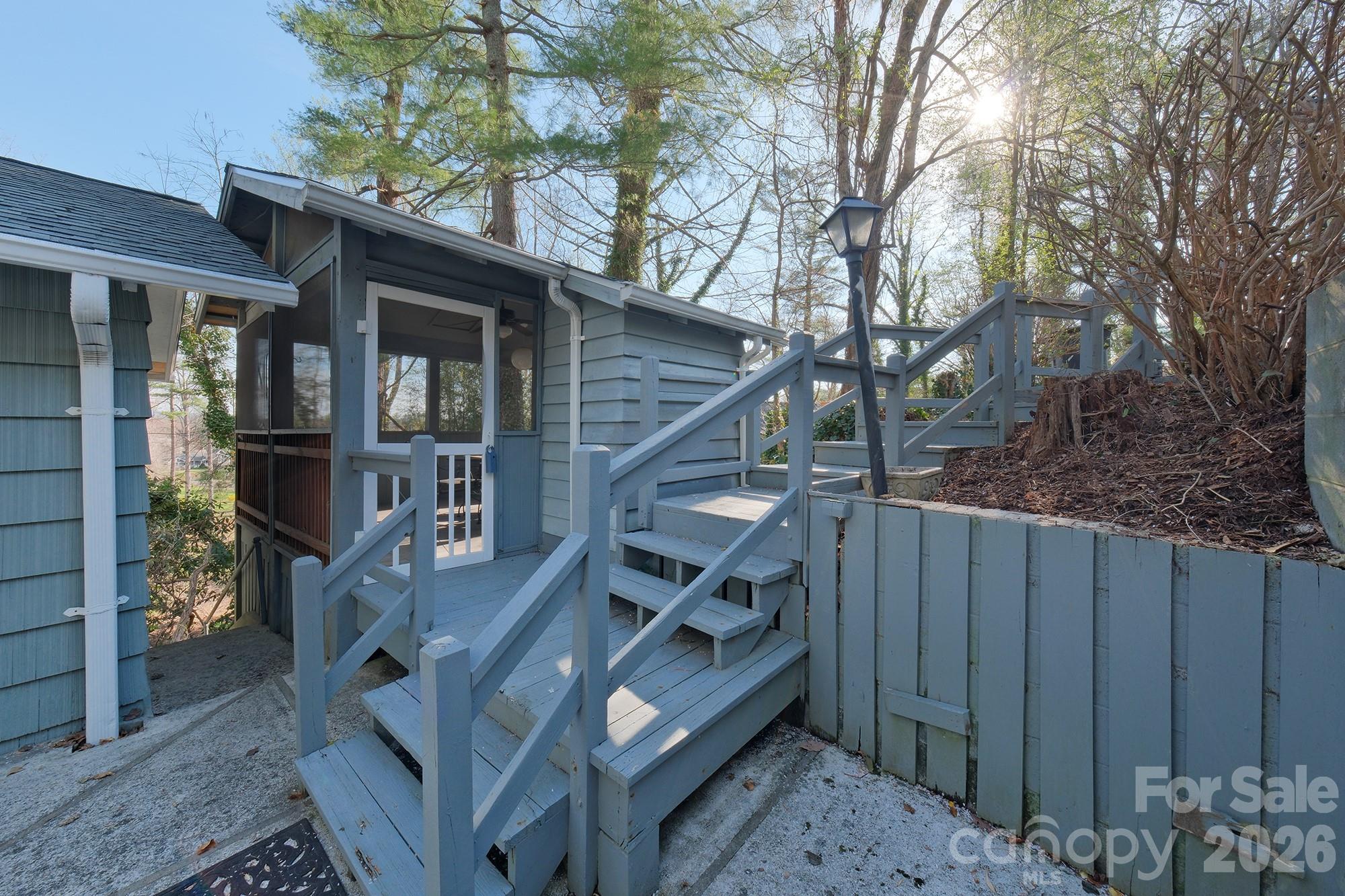 71 Norfolk Lane — Laurel Park