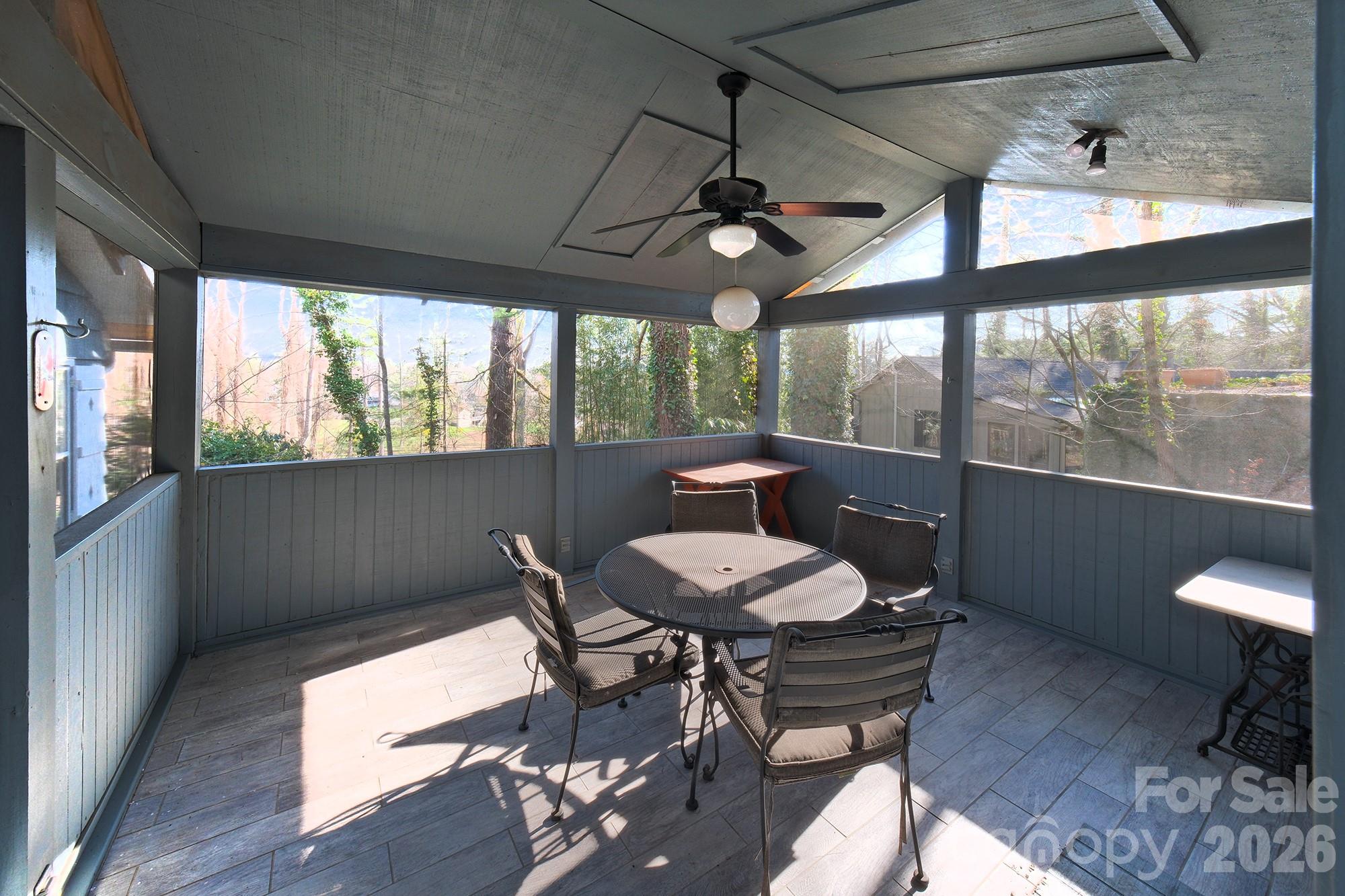 71 Norfolk Lane — Laurel Park