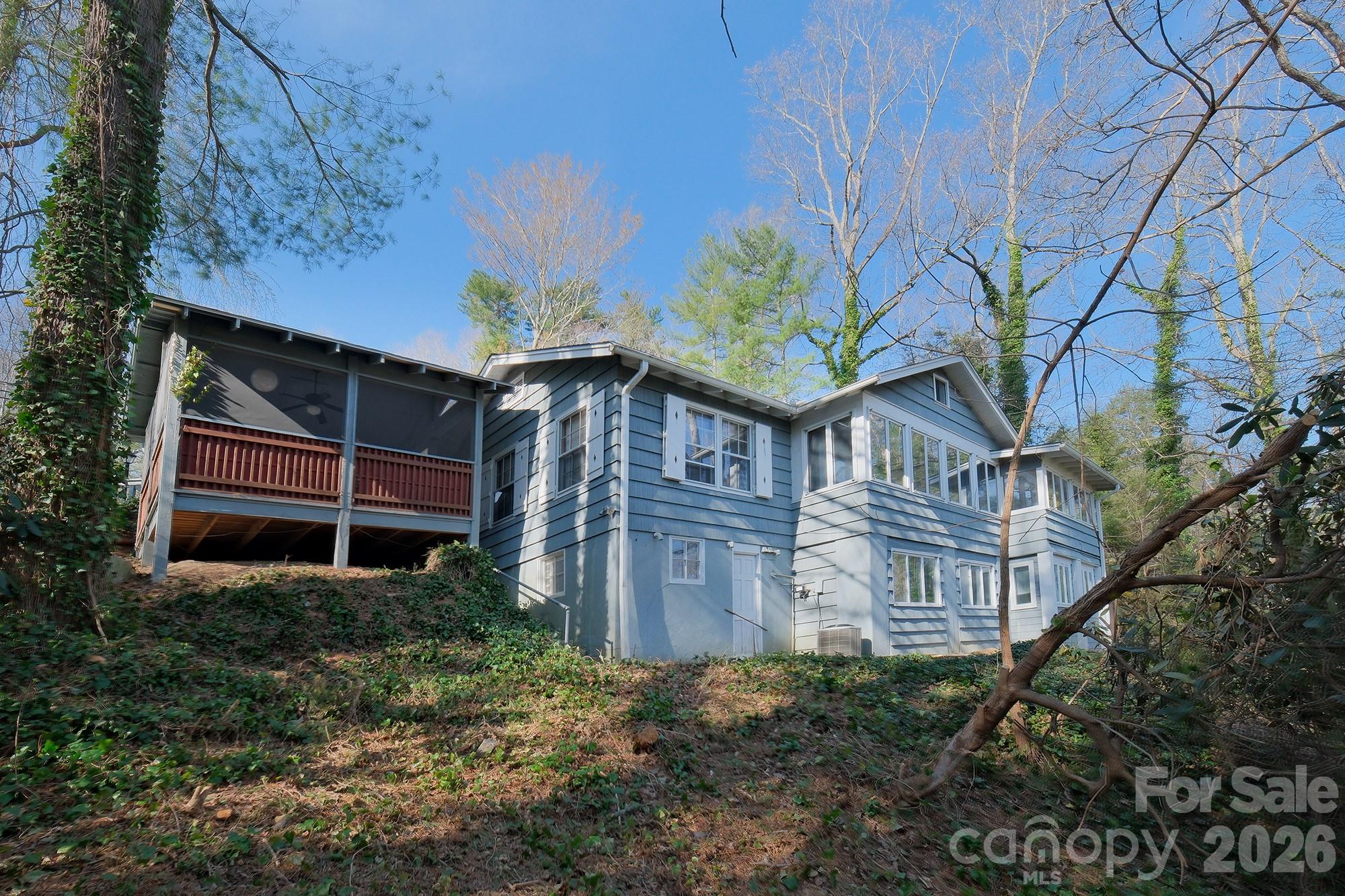71 Norfolk Lane — Laurel Park