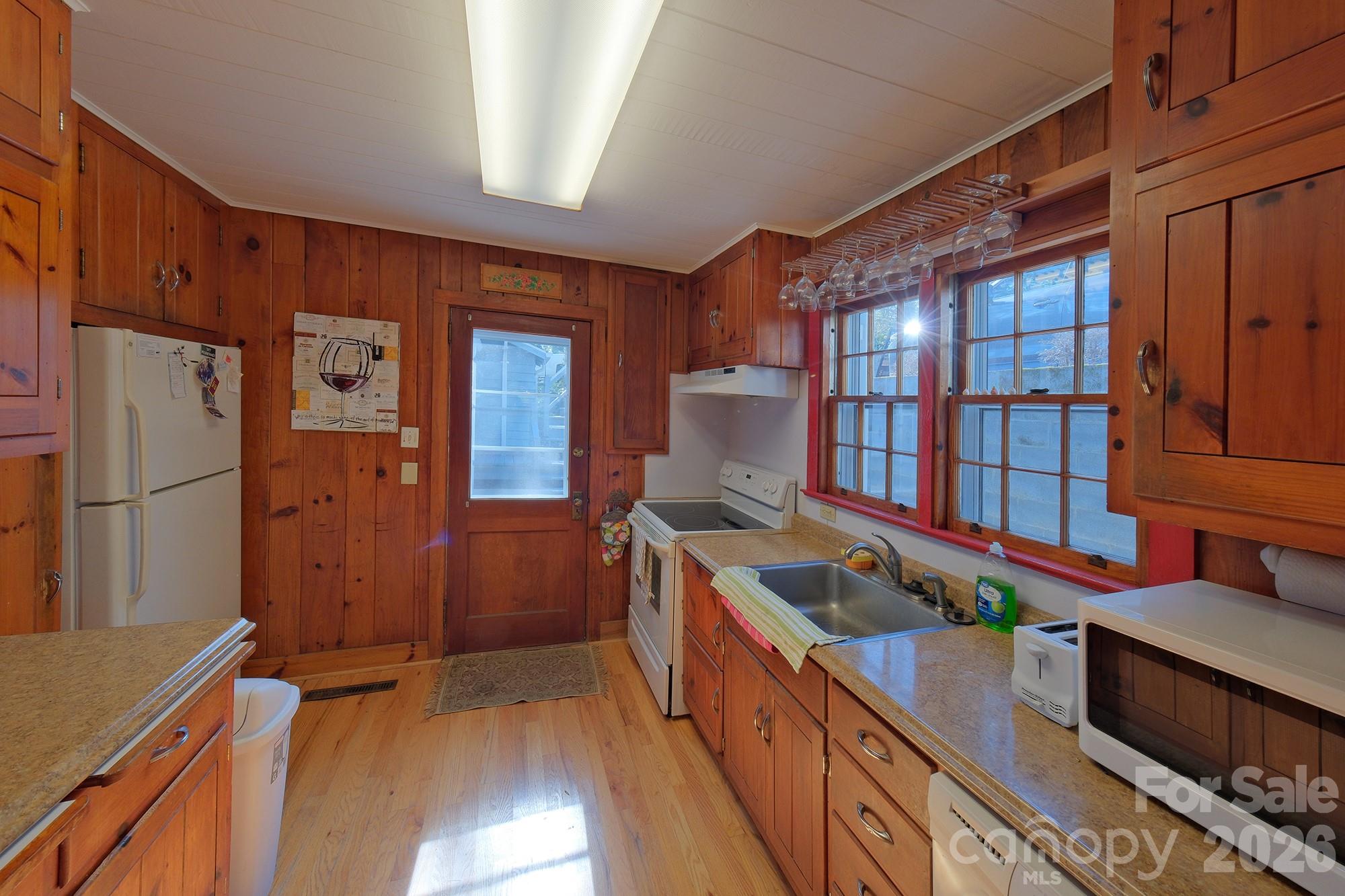 71 Norfolk Lane — Laurel Park