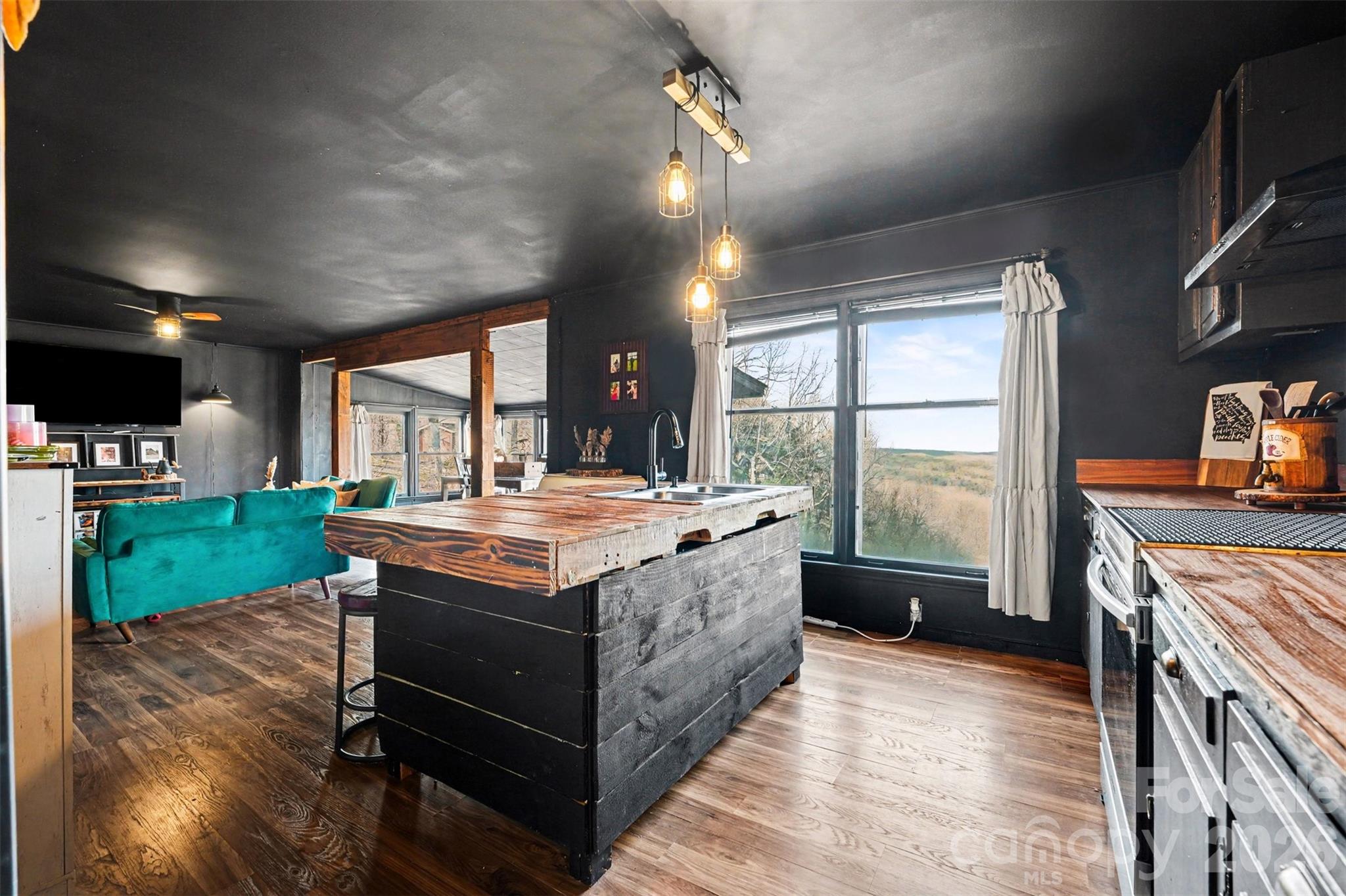 5475 Pine Ridge Drive — Connelly Springs