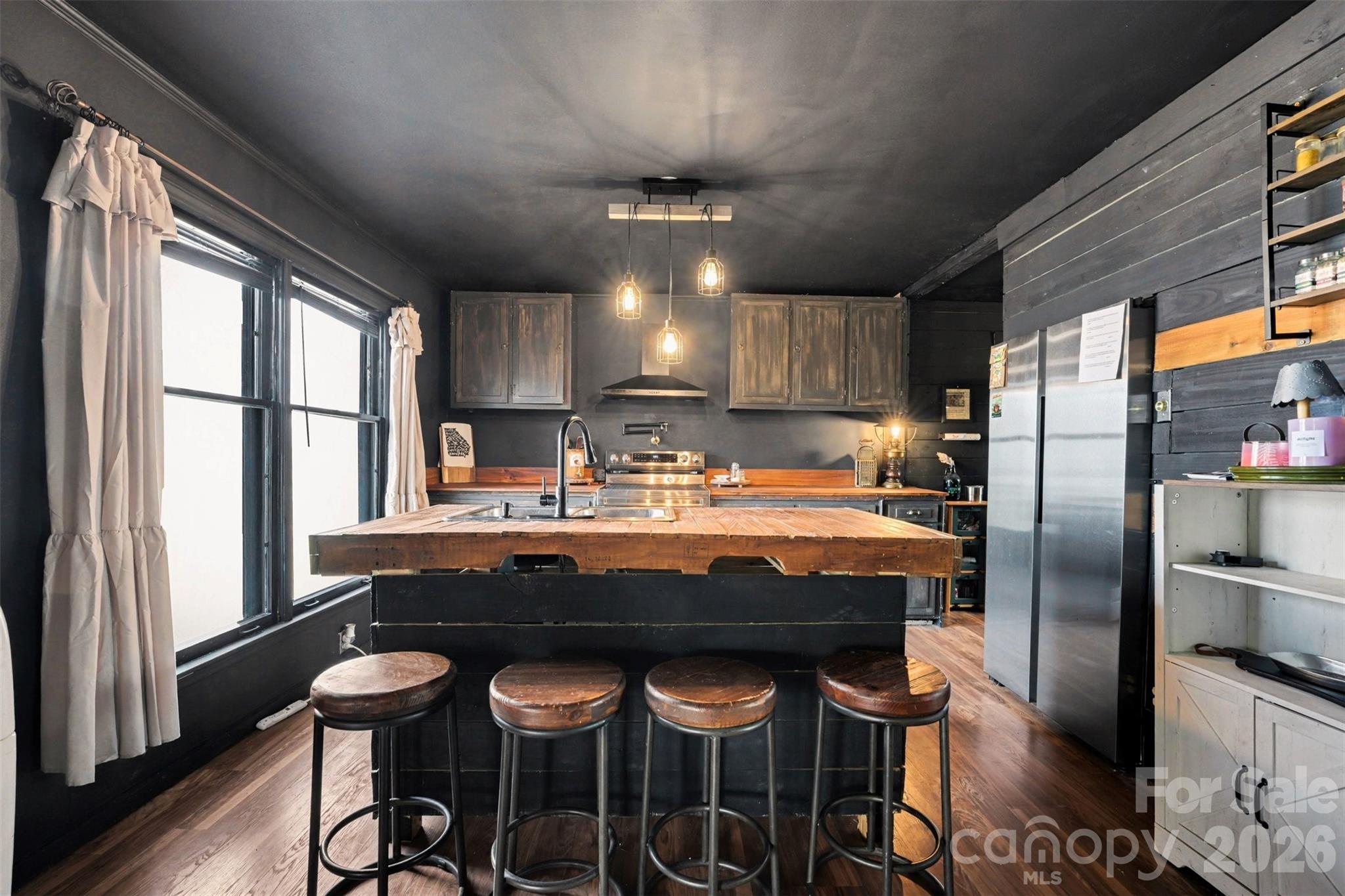 5475 Pine Ridge Drive — Connelly Springs