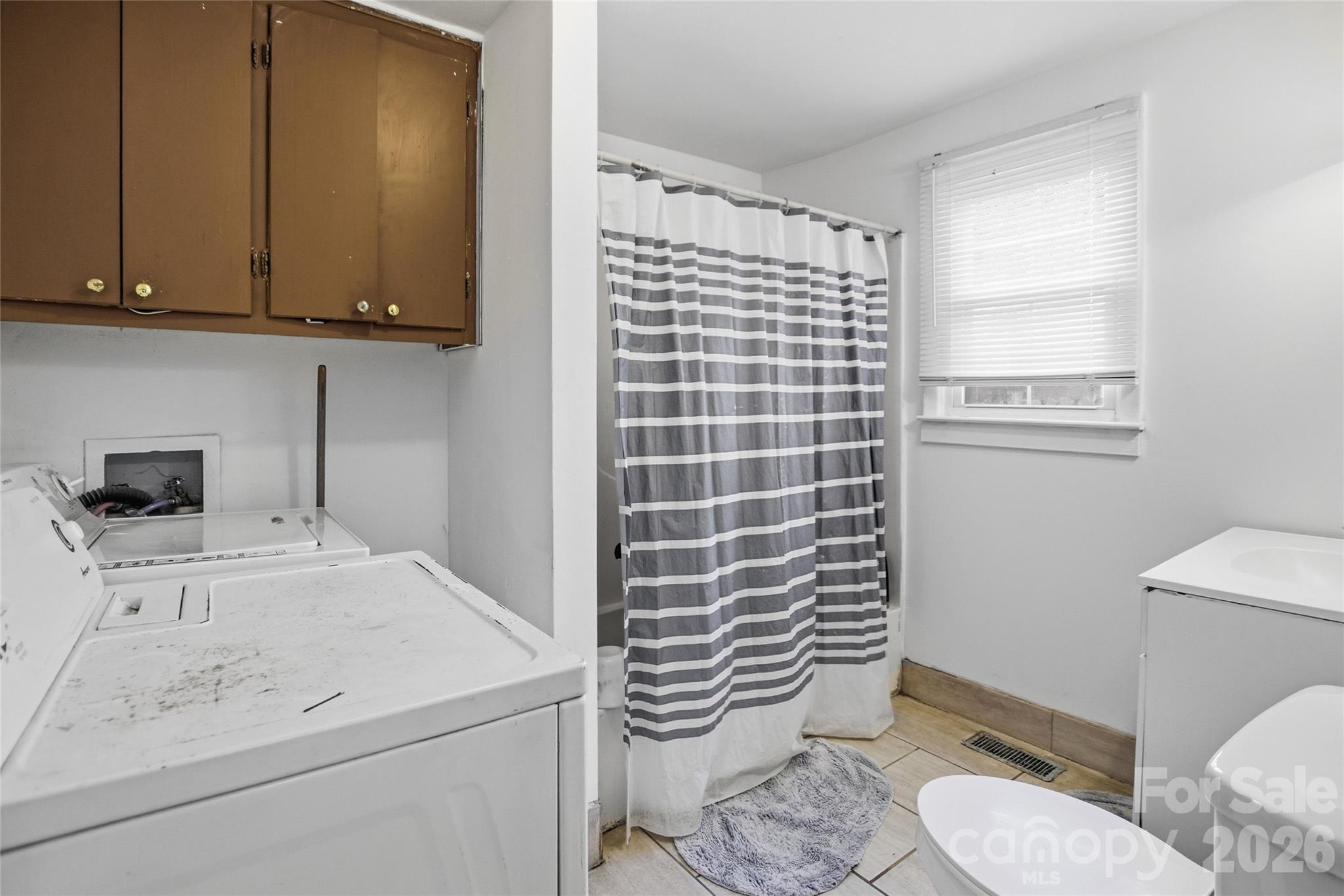 1212 S Salisbury Avenue — Spencer
