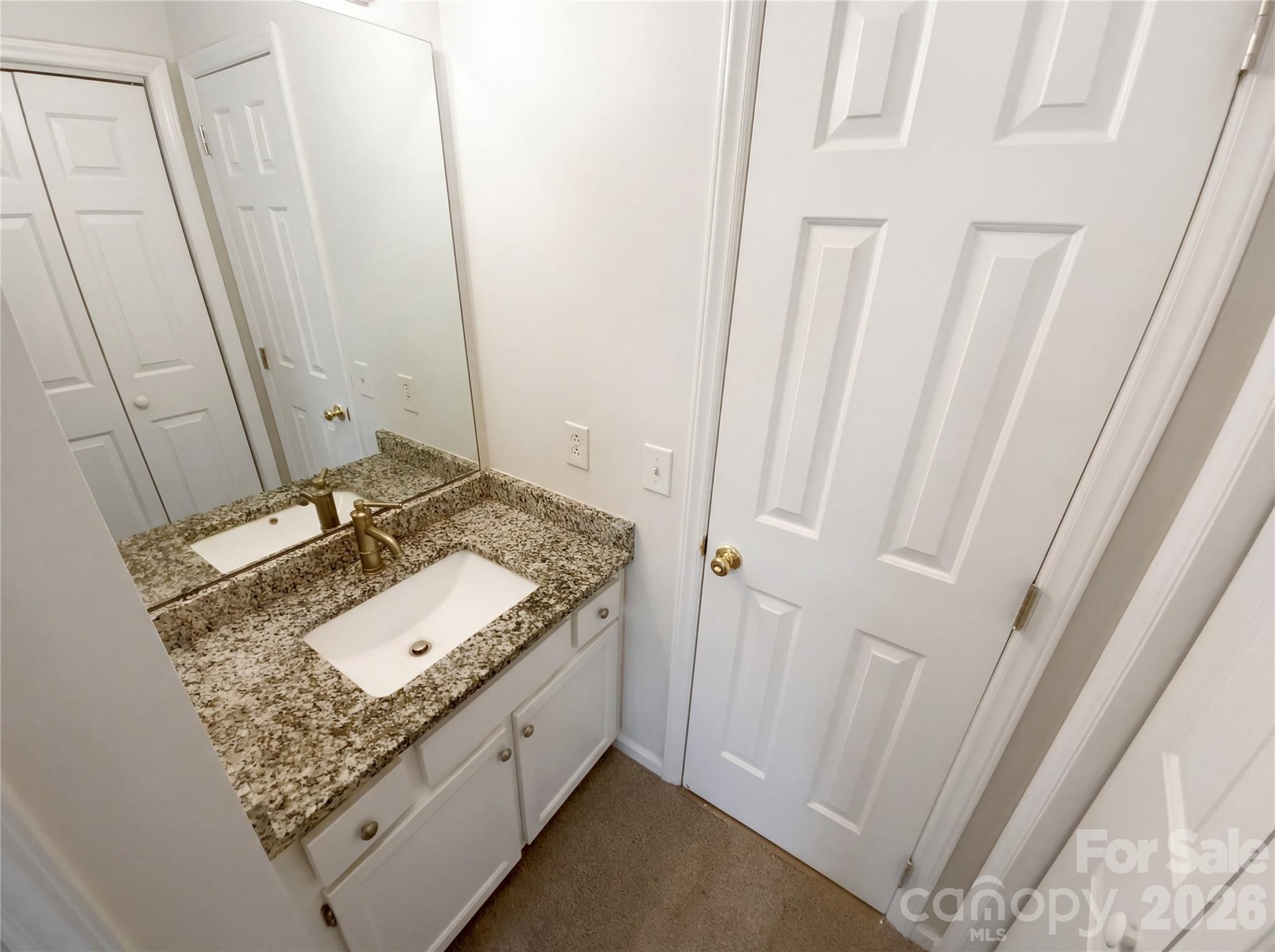 1101 E Morehead Street #33 — Charlotte