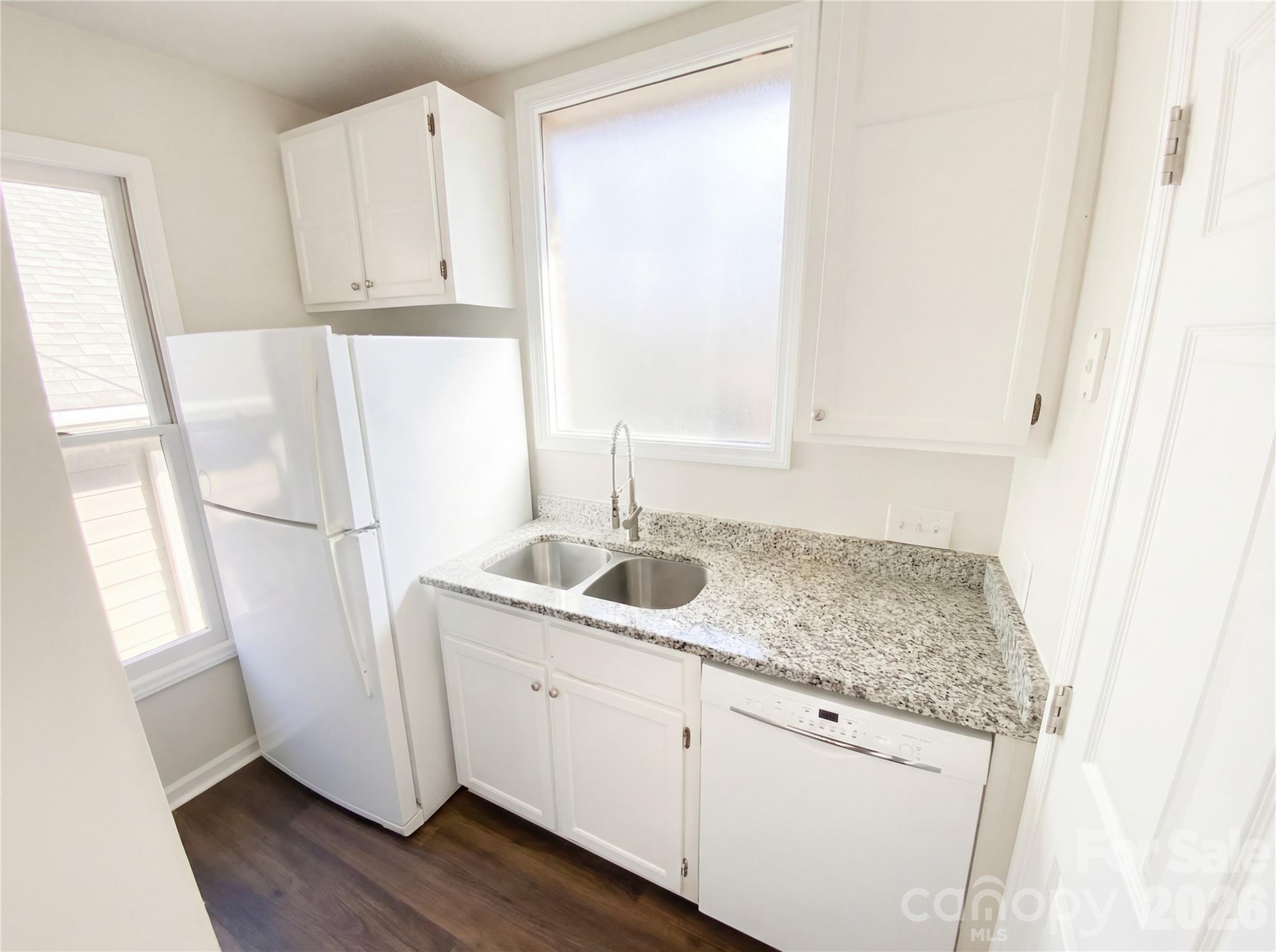 1101 E Morehead Street #33 — Charlotte