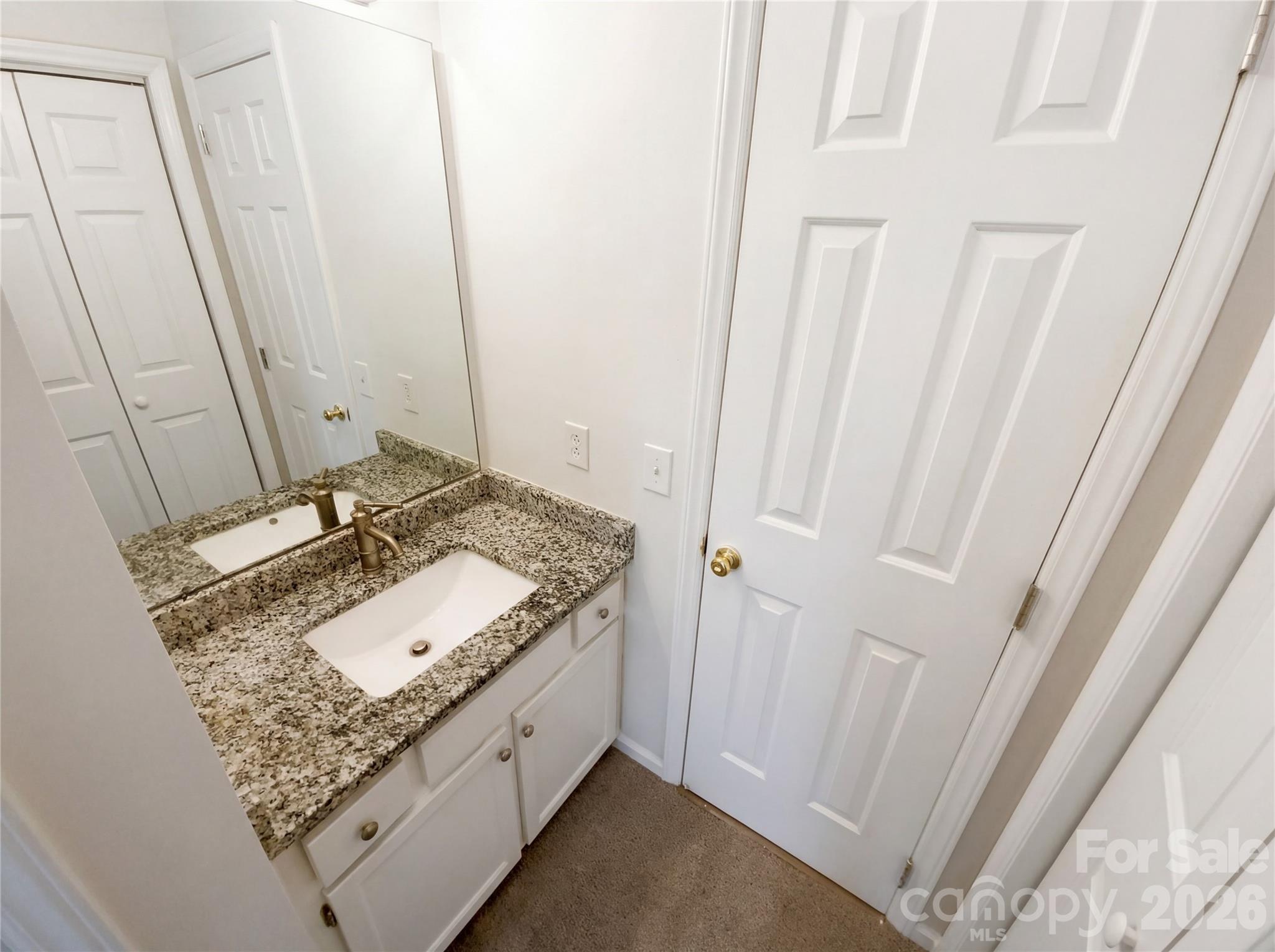 1101 E Morehead Street #33 — Charlotte