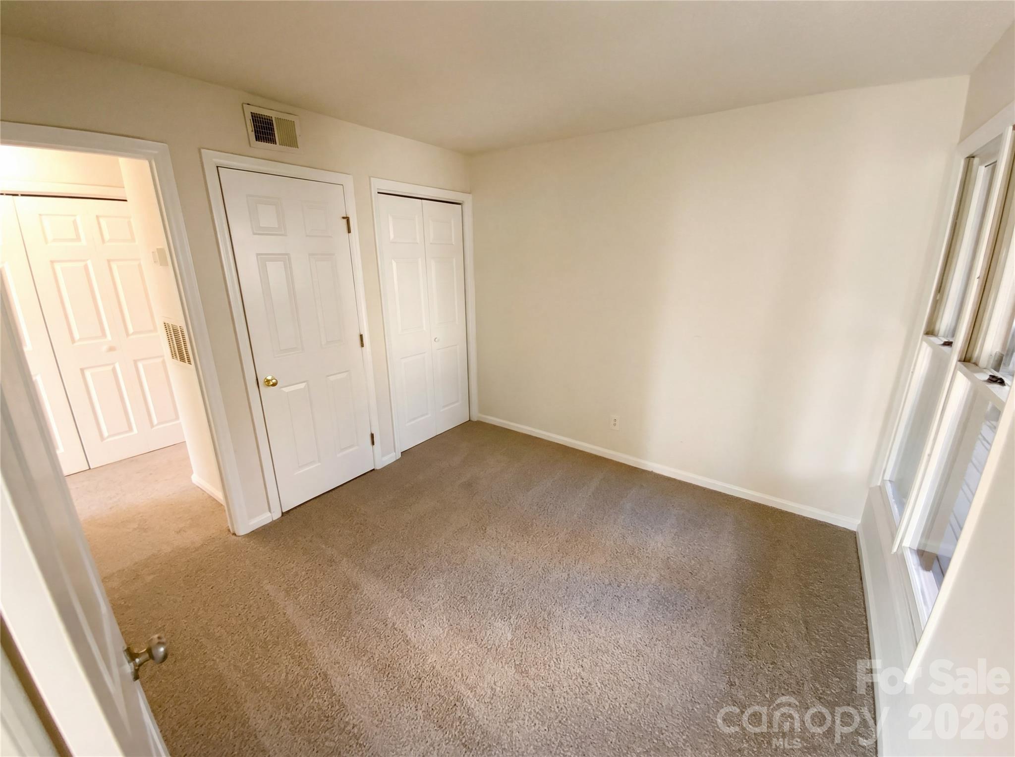 1101 E Morehead Street #33 — Charlotte