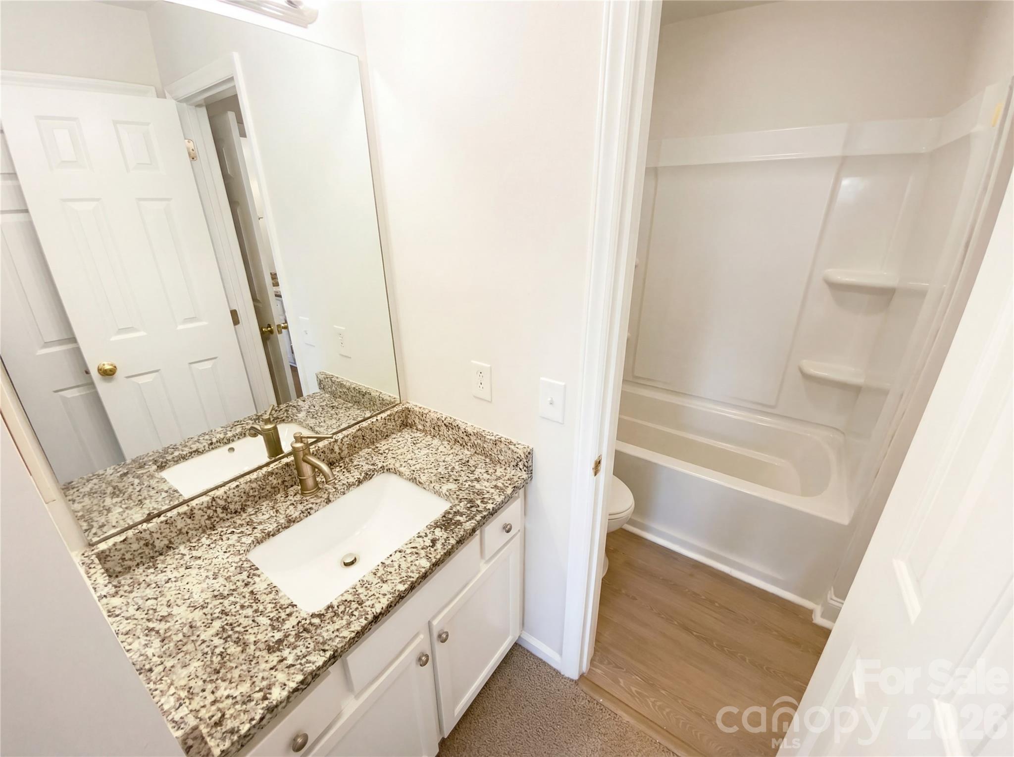 1101 E Morehead Street #33 — Charlotte