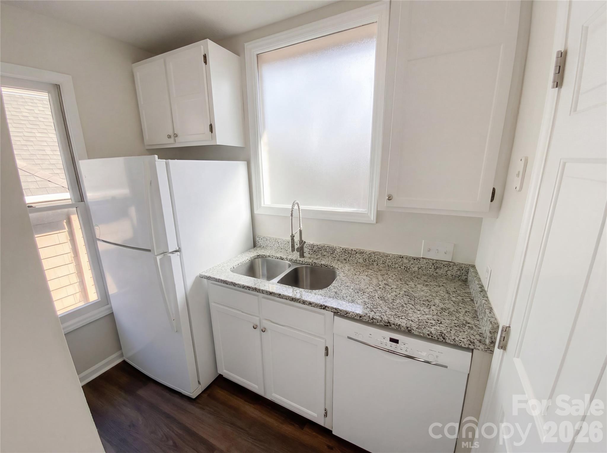 1101 E Morehead Street #33 — Charlotte