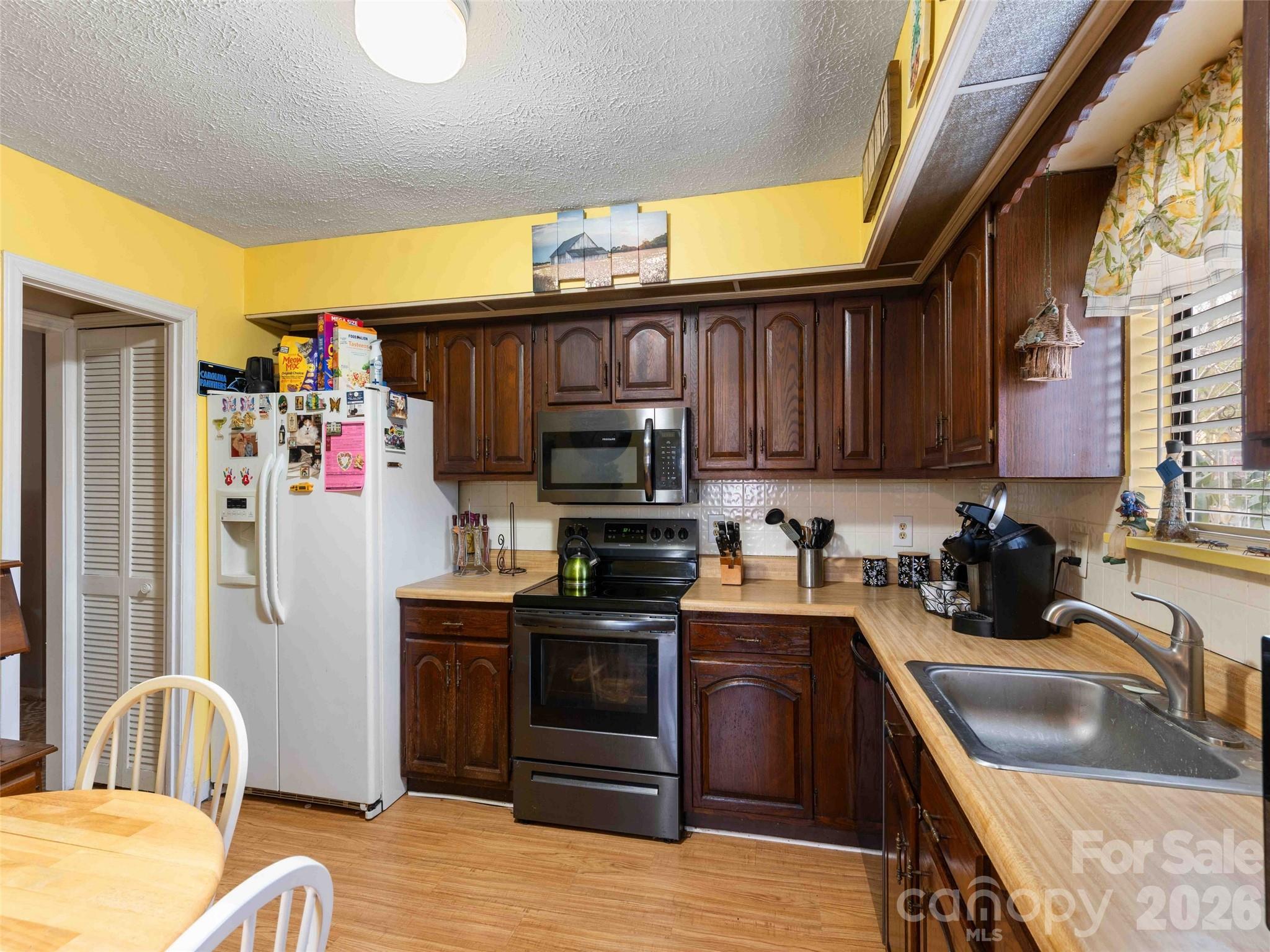 193 Freedom Road — Hendersonville