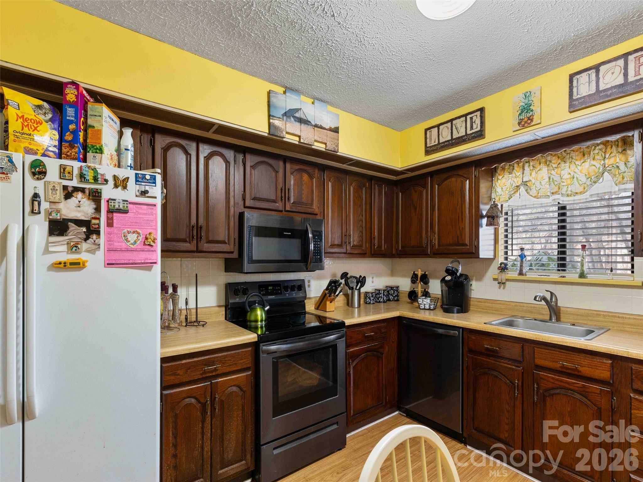 193 Freedom Road — Hendersonville