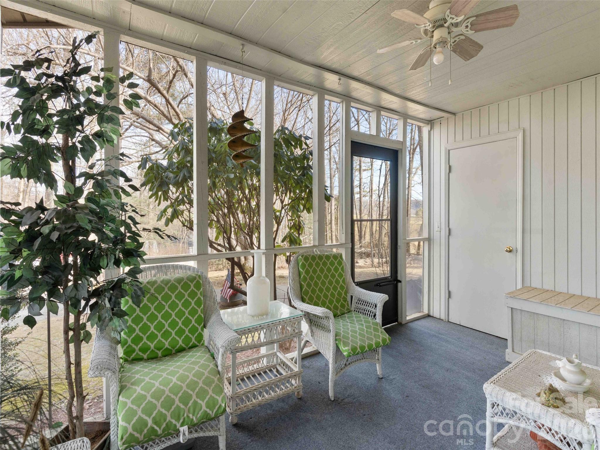 193 Freedom Road — Hendersonville