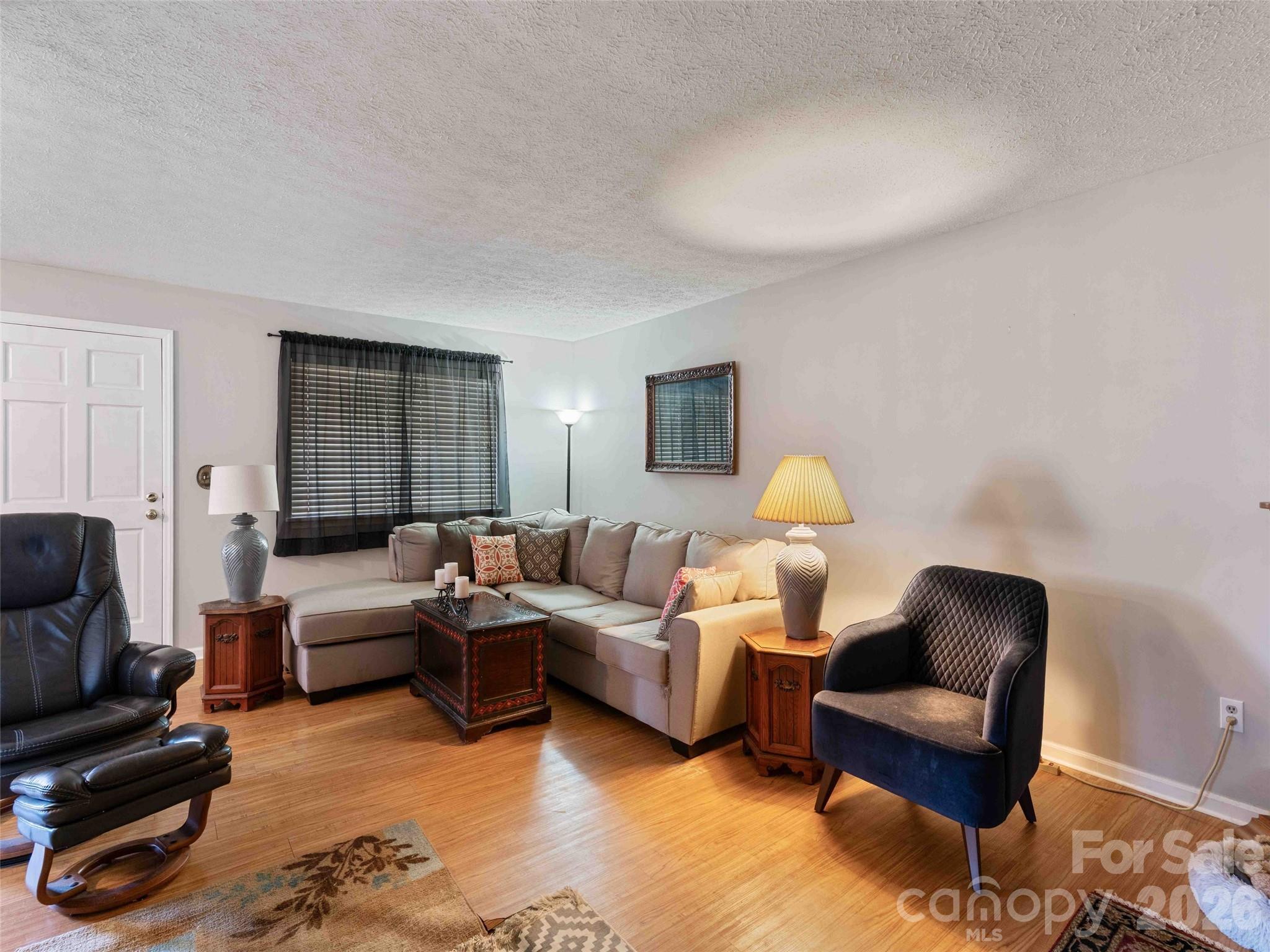 193 Freedom Road — Hendersonville