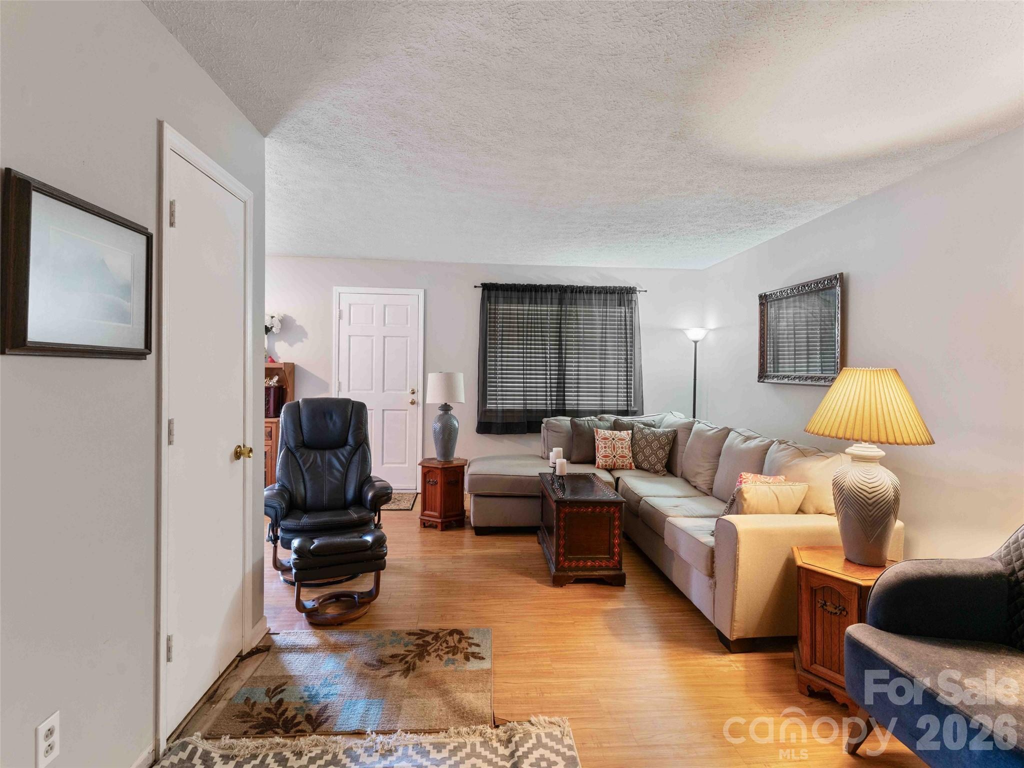 193 Freedom Road — Hendersonville