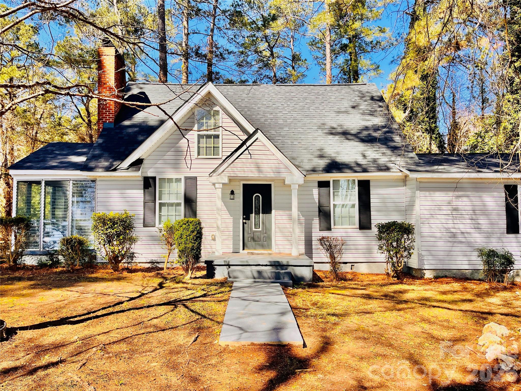 1301 Winterwood Road — Columbia