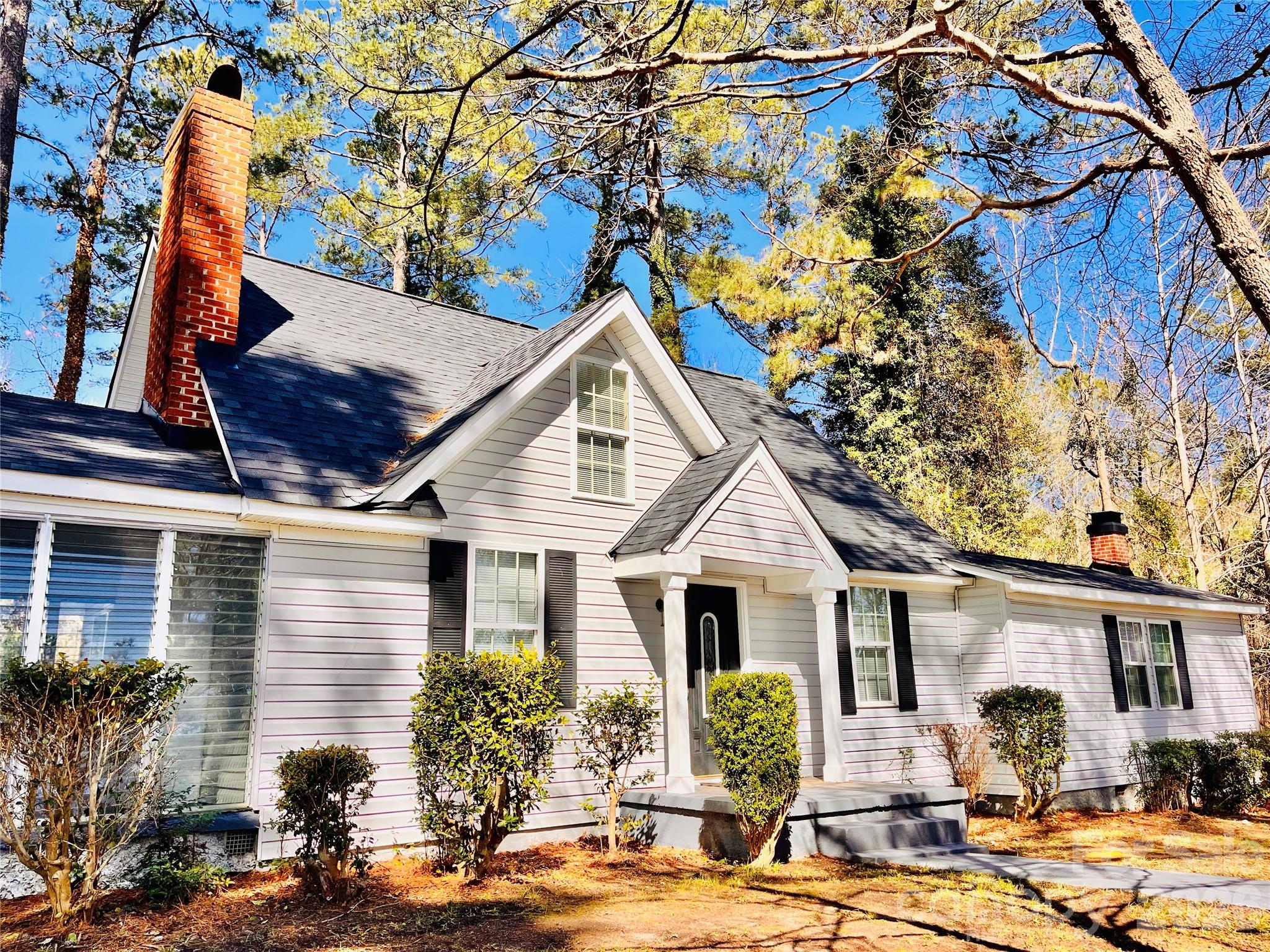 1301 Winterwood Road — Columbia