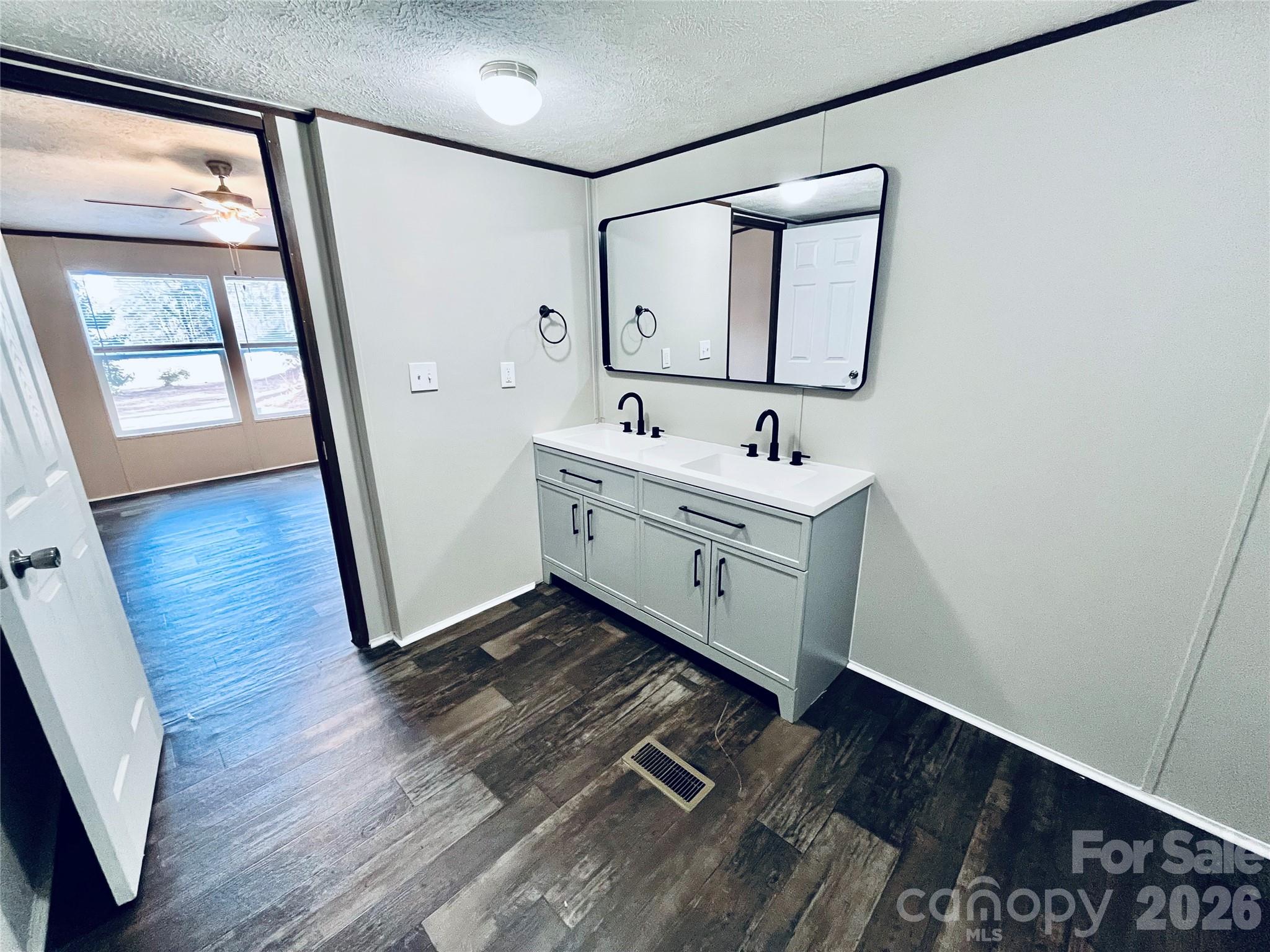 491 Sandy Springs Lane — Lexington