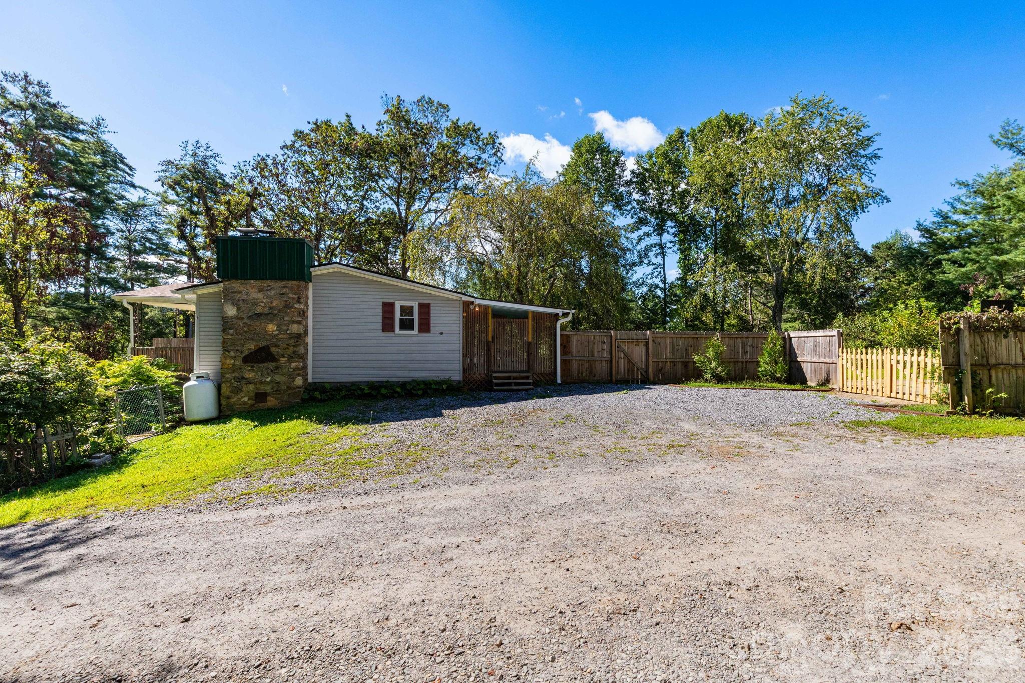 38 Mountainberry Lane — Fairview