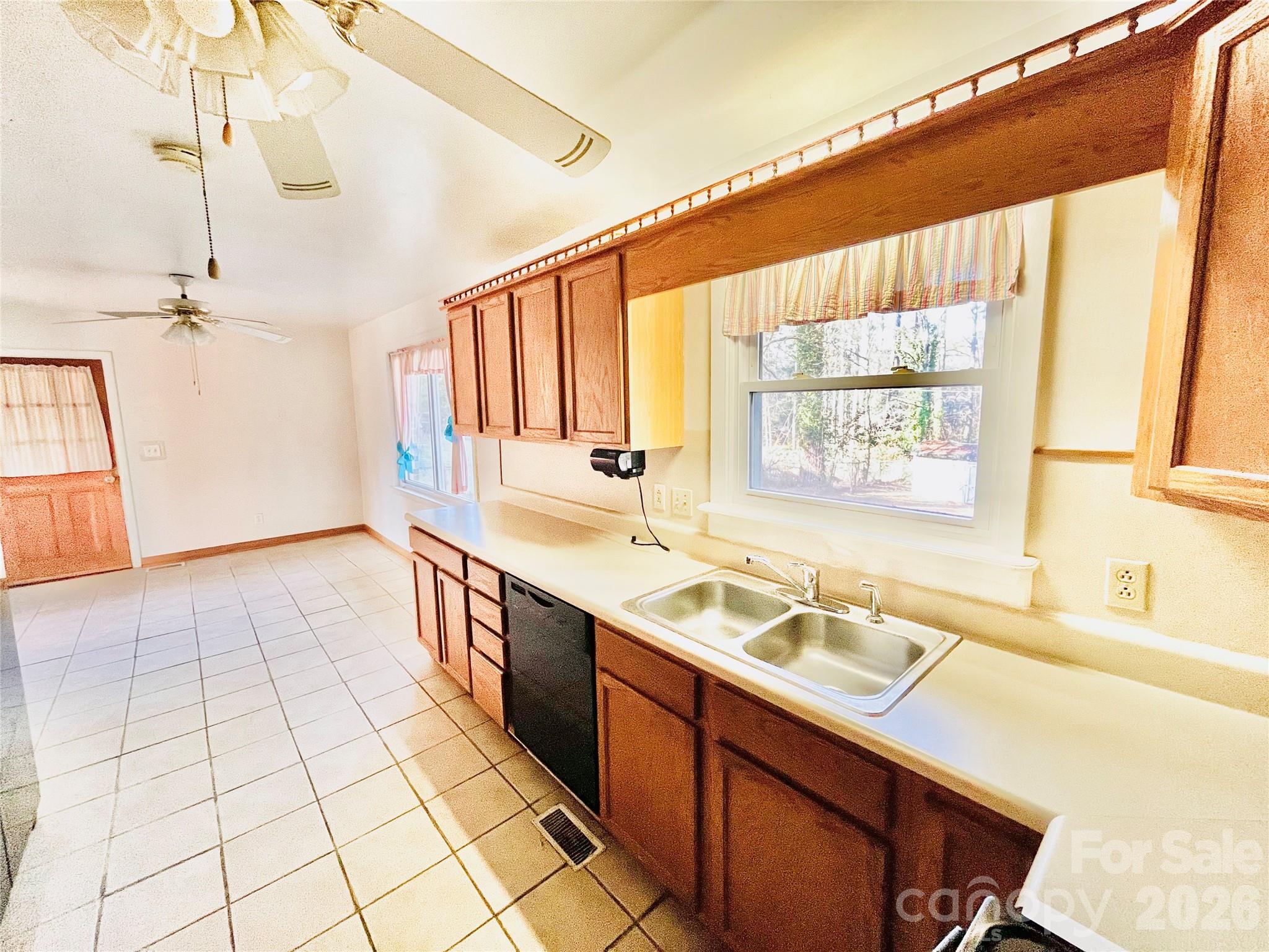 1538 Bradley Drive — Columbia