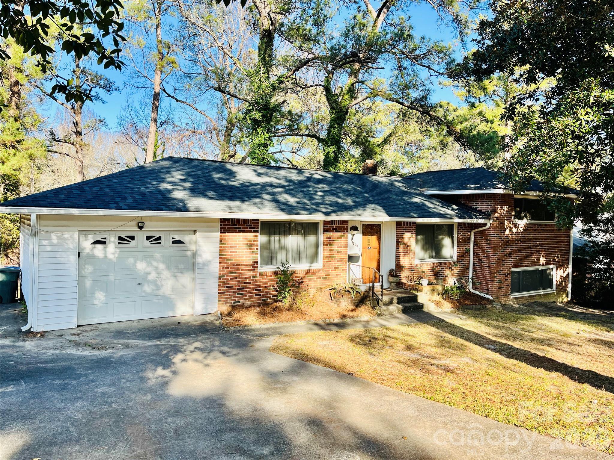 1538 Bradley Drive — Columbia