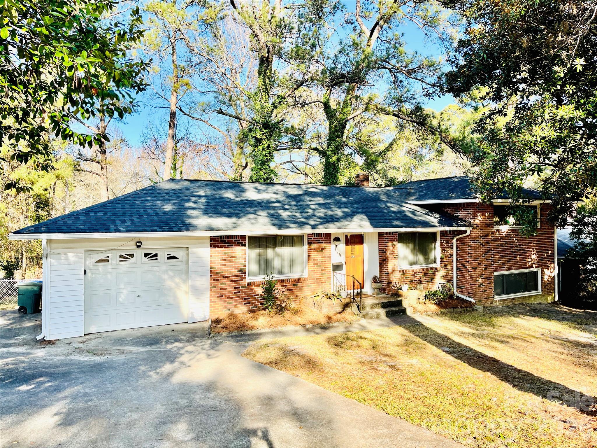 1538 Bradley Drive — Columbia