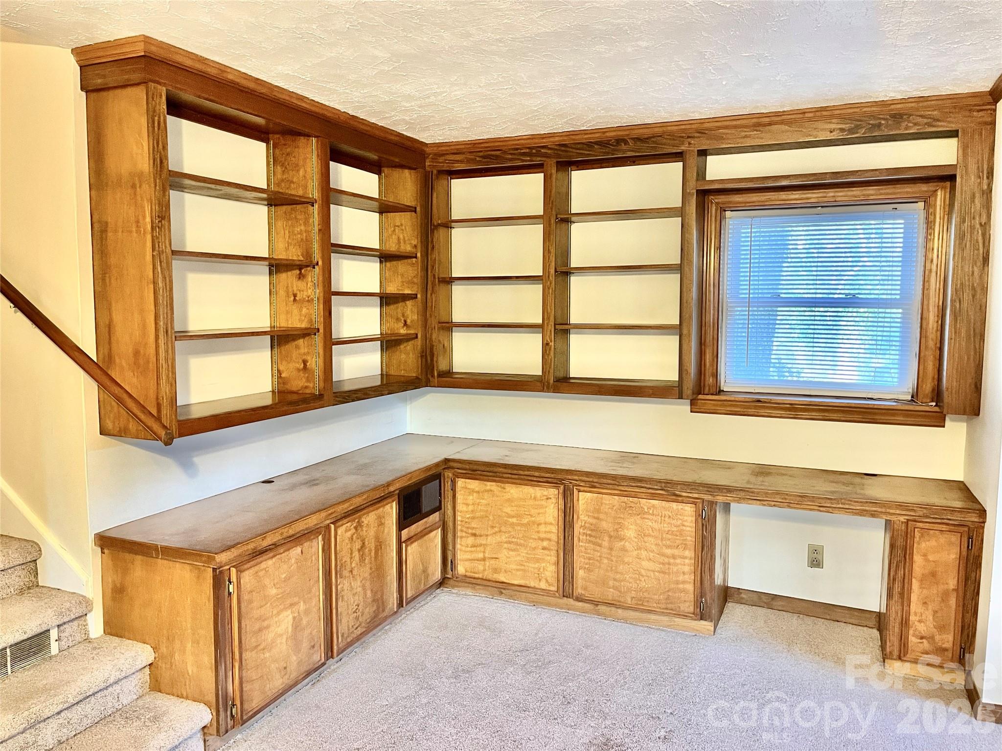 1538 Bradley Drive — Columbia