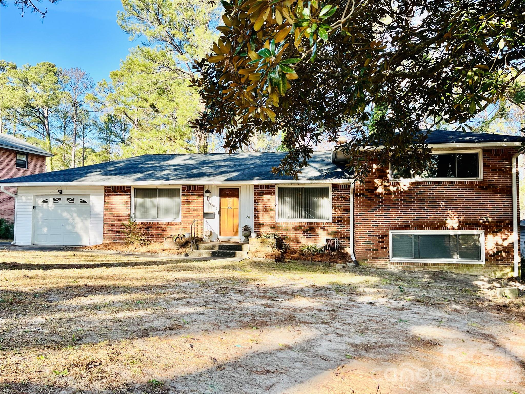 1538 Bradley Drive — Columbia