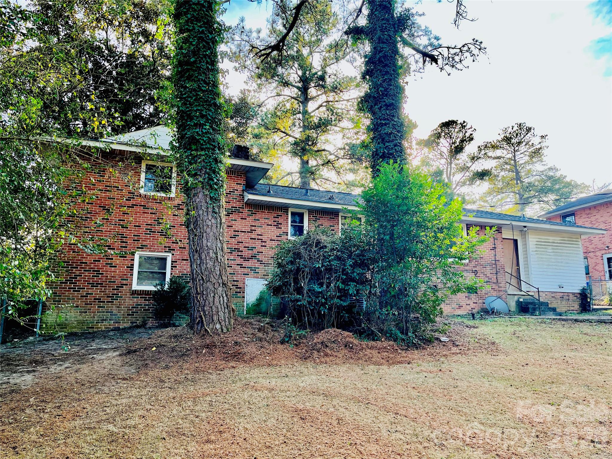1538 Bradley Drive — Columbia
