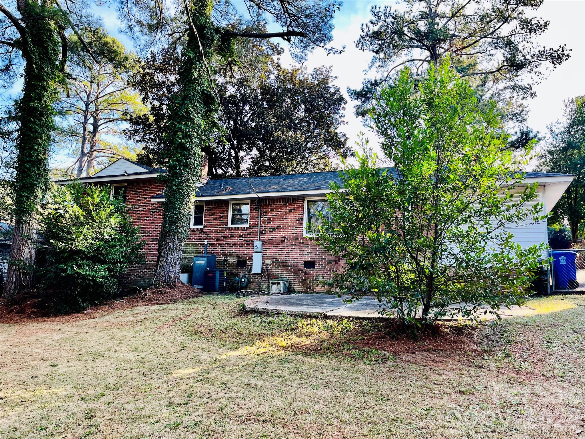 1538 Bradley Drive — Columbia