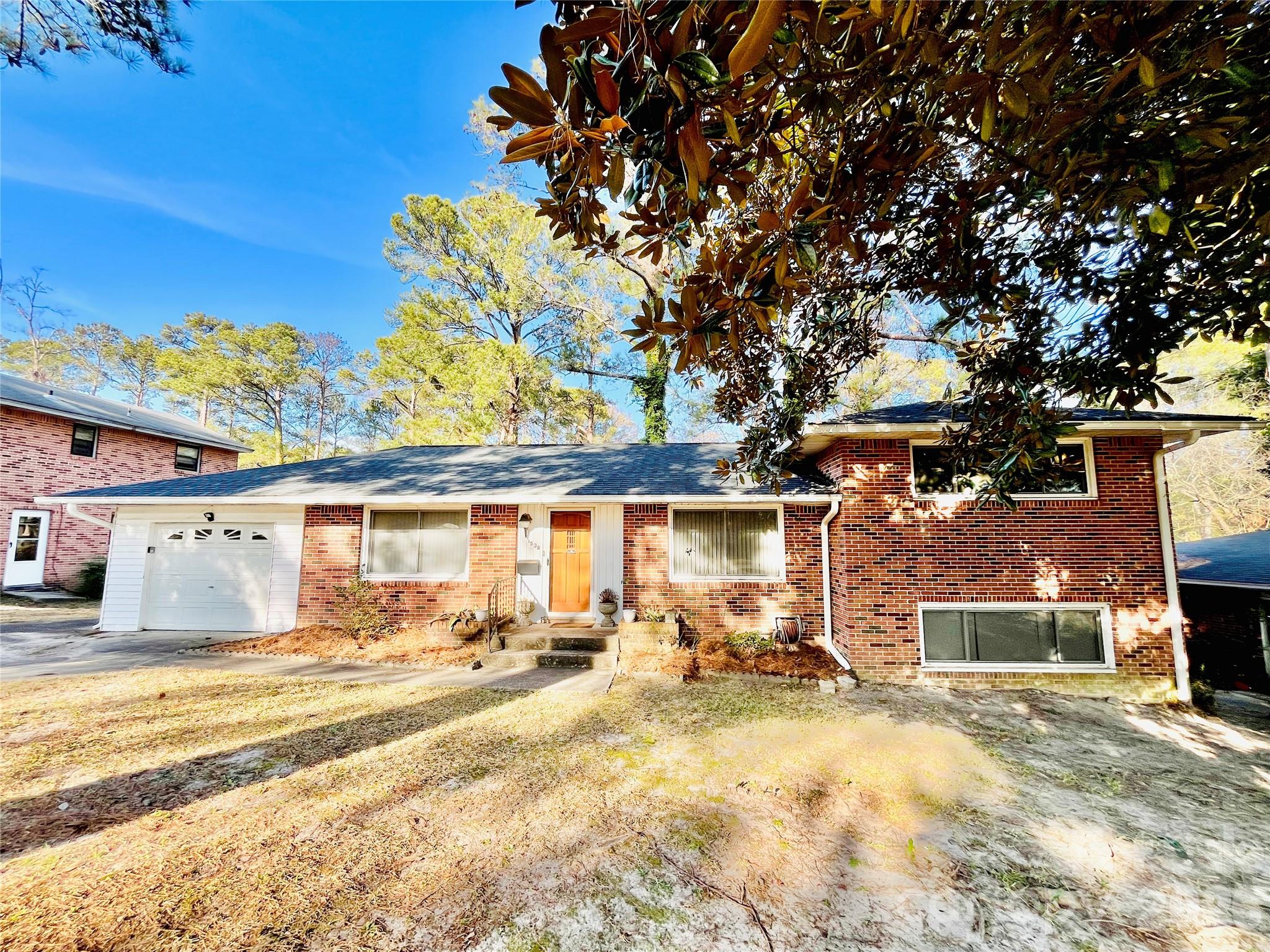 1538 Bradley Drive — Columbia