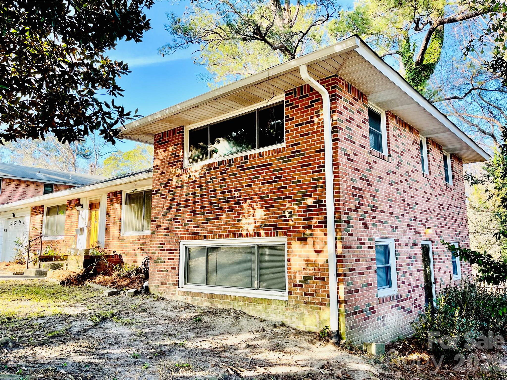 1538 Bradley Drive — Columbia