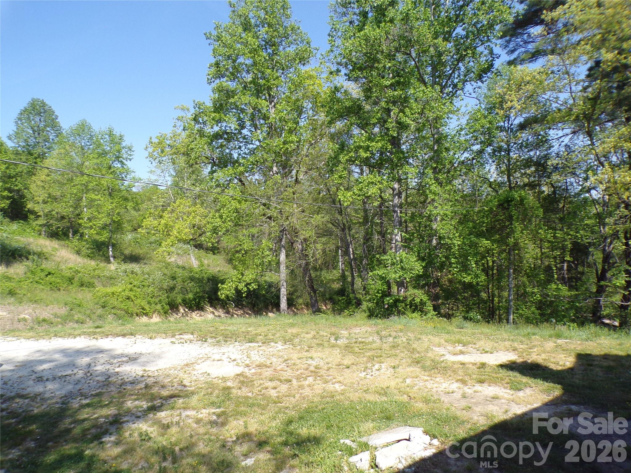 202 Honor Lane — Hendersonville
