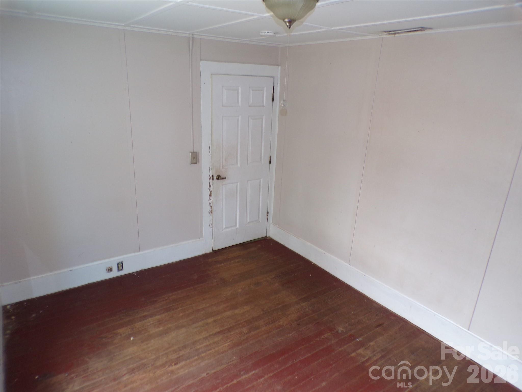 202 Honor Lane — Hendersonville