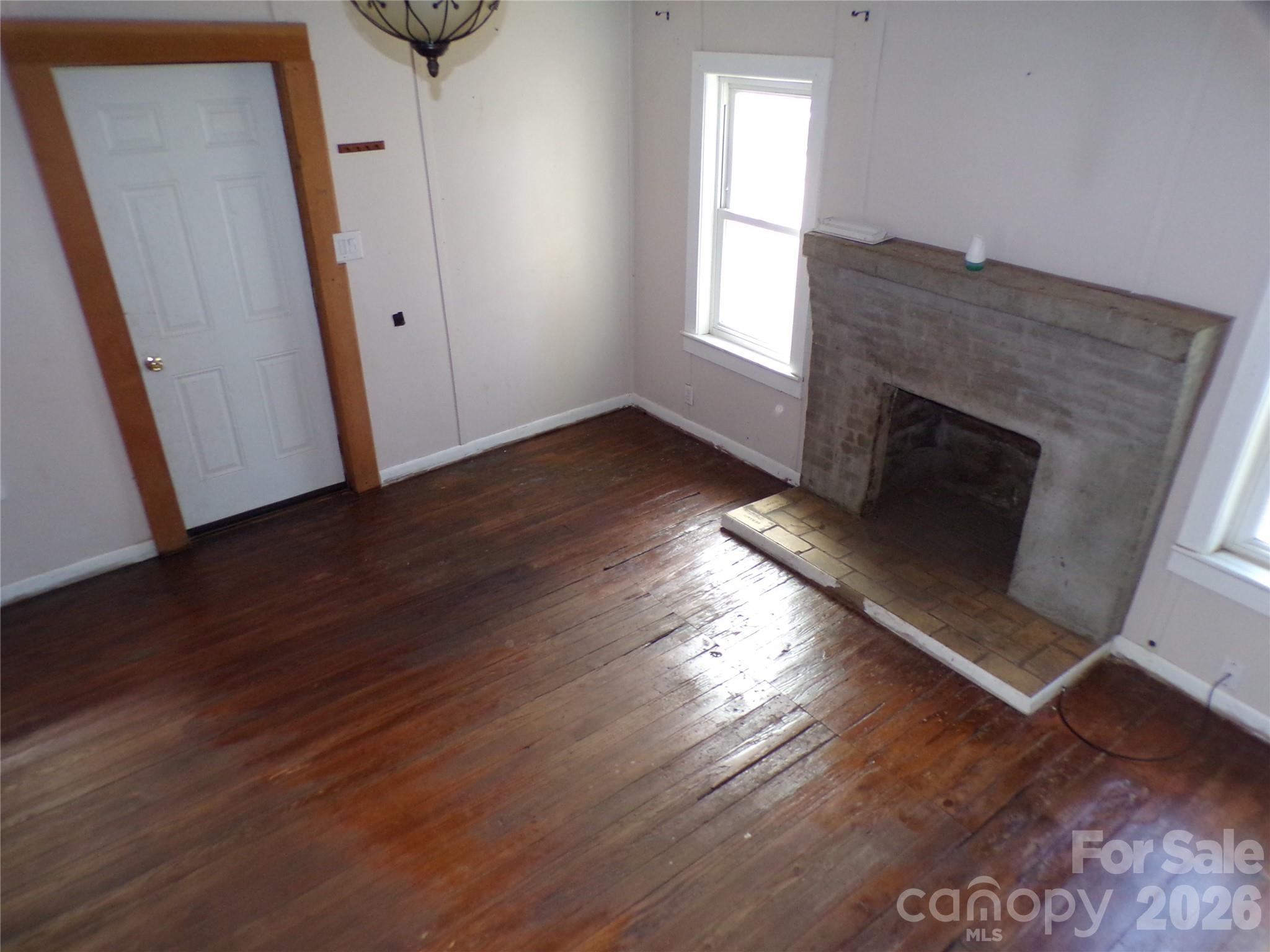 202 Honor Lane — Hendersonville