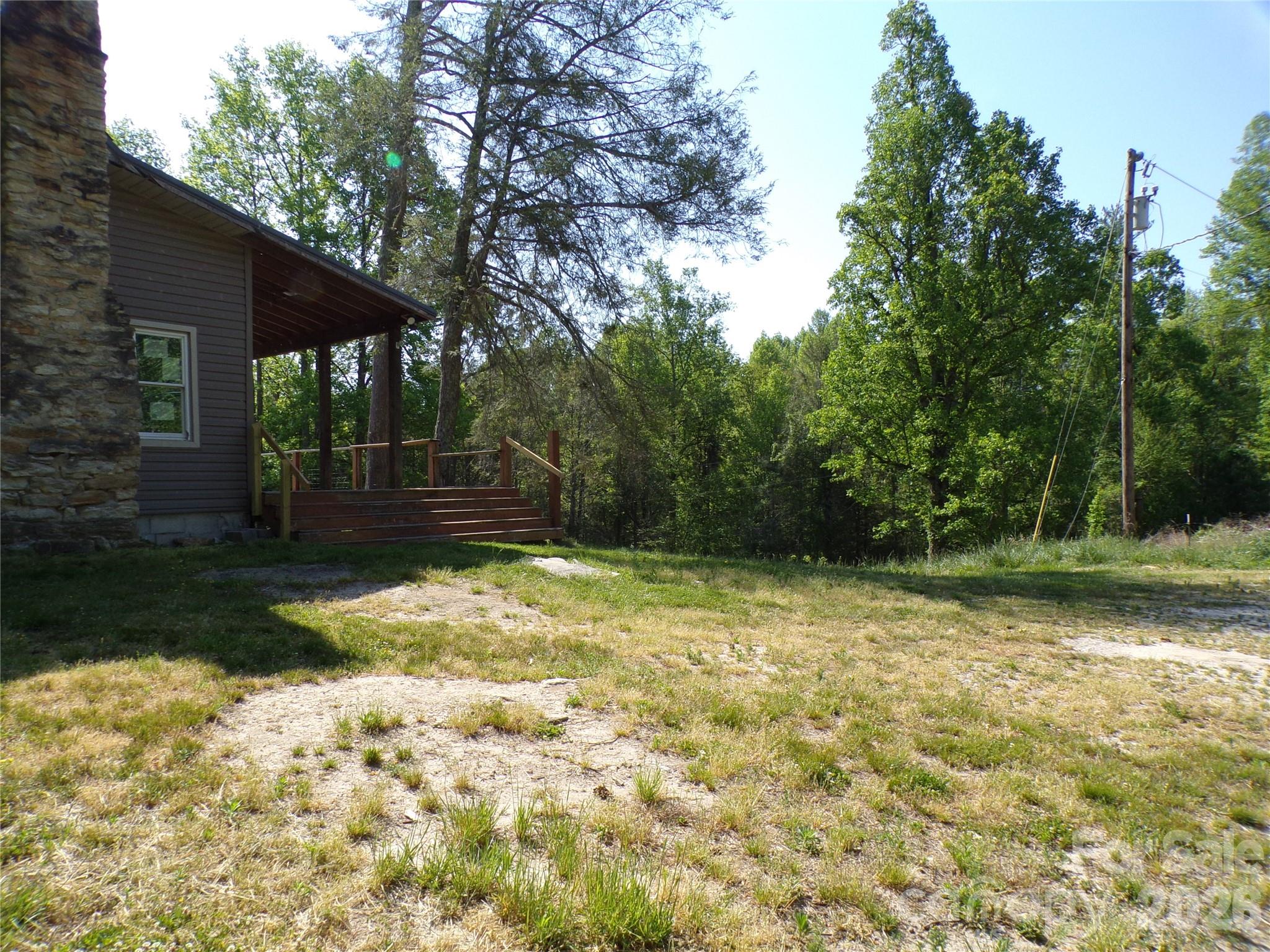 202 Honor Lane — Hendersonville