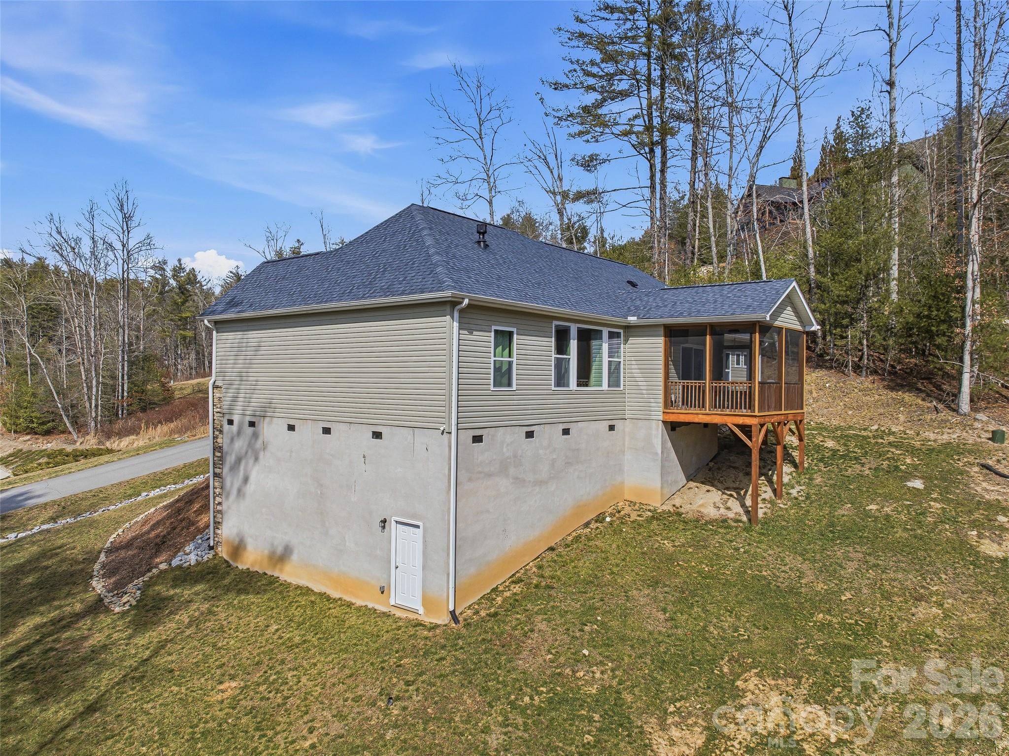 258 Crystal Heights Drive — Hendersonville