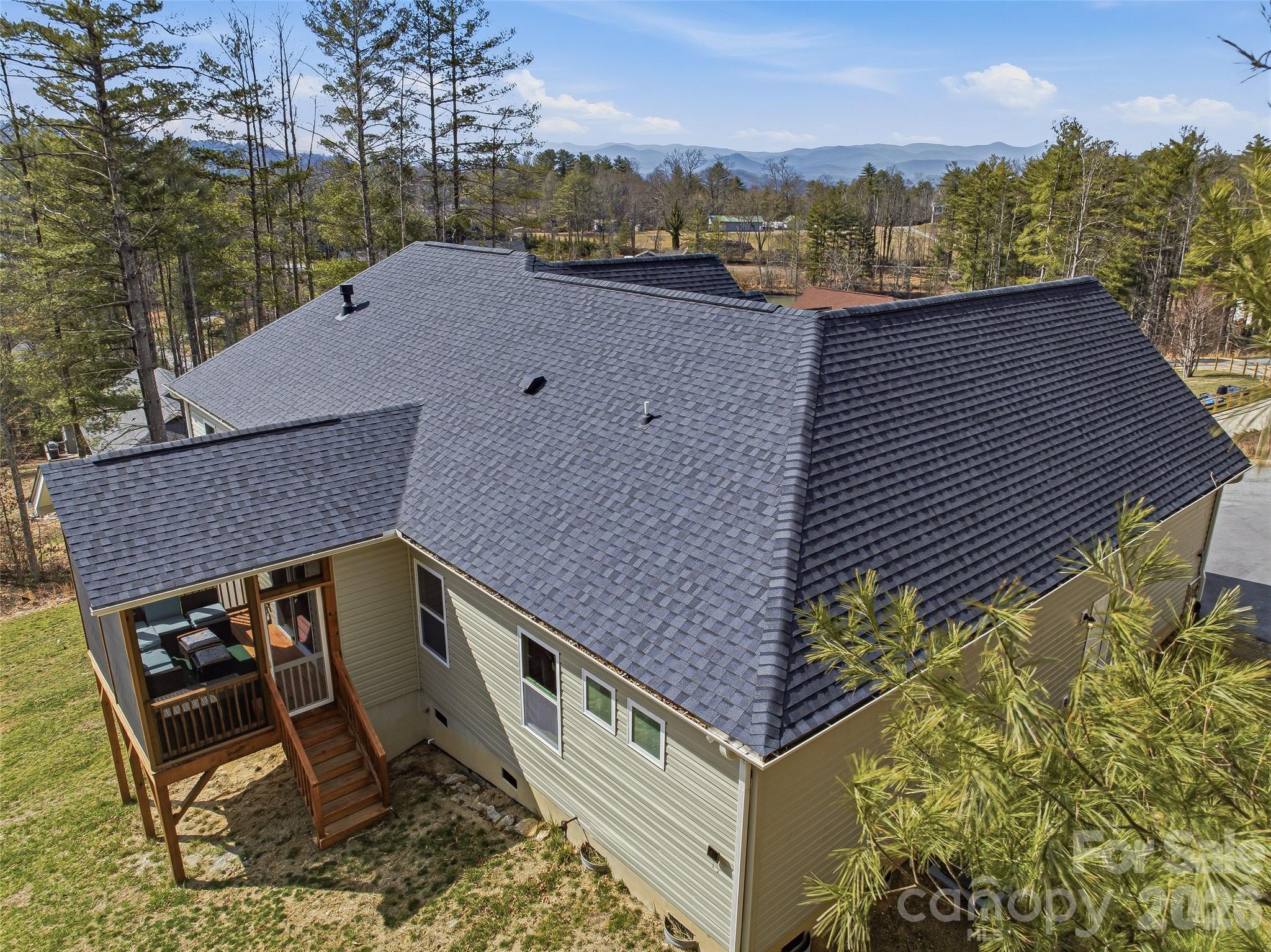 258 Crystal Heights Drive — Hendersonville